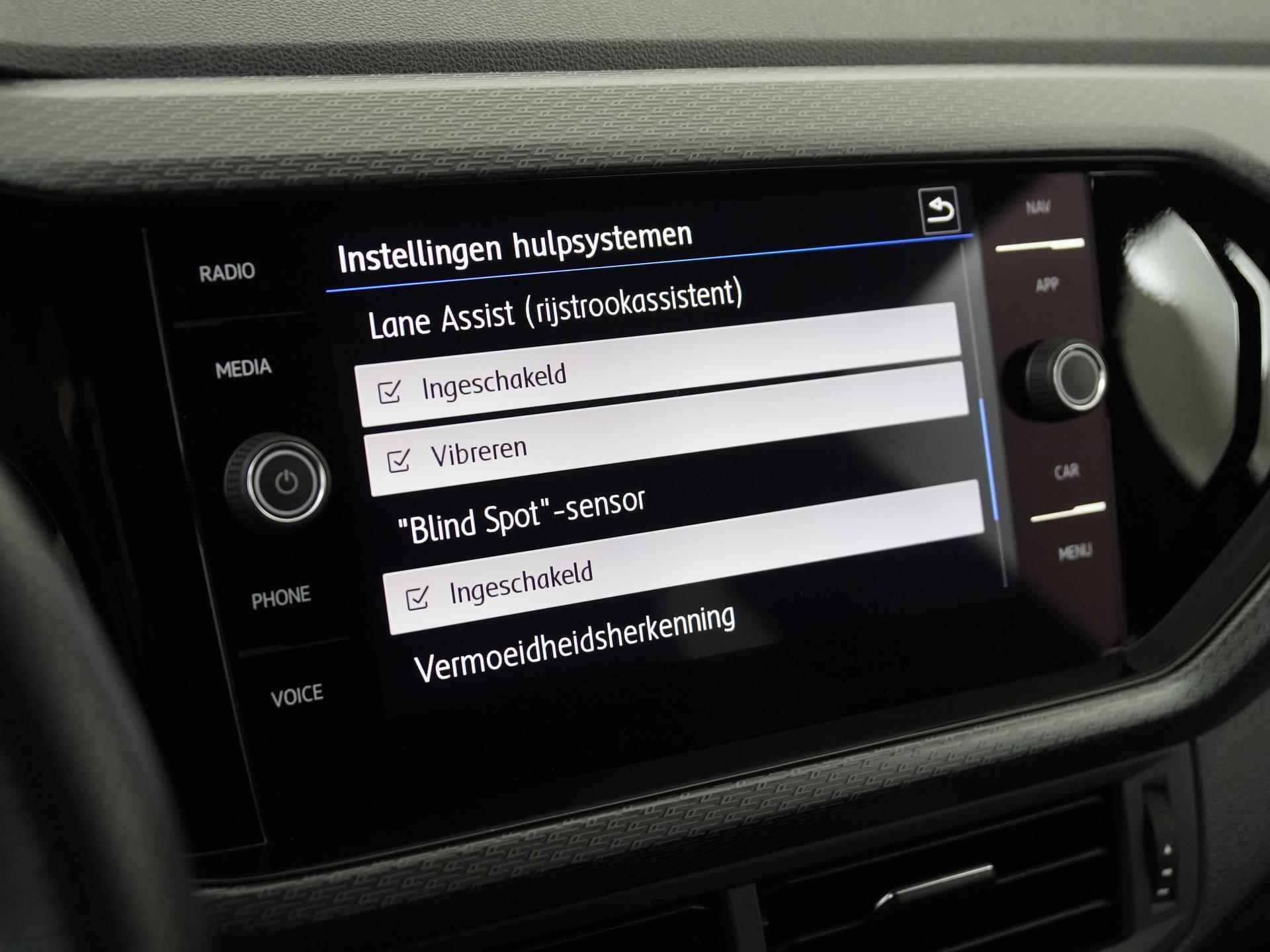 Volkswagen T-Cross 1.0 TSI R-Line DSG | Active Info Display | Camera | Zondag Open! - 18/40