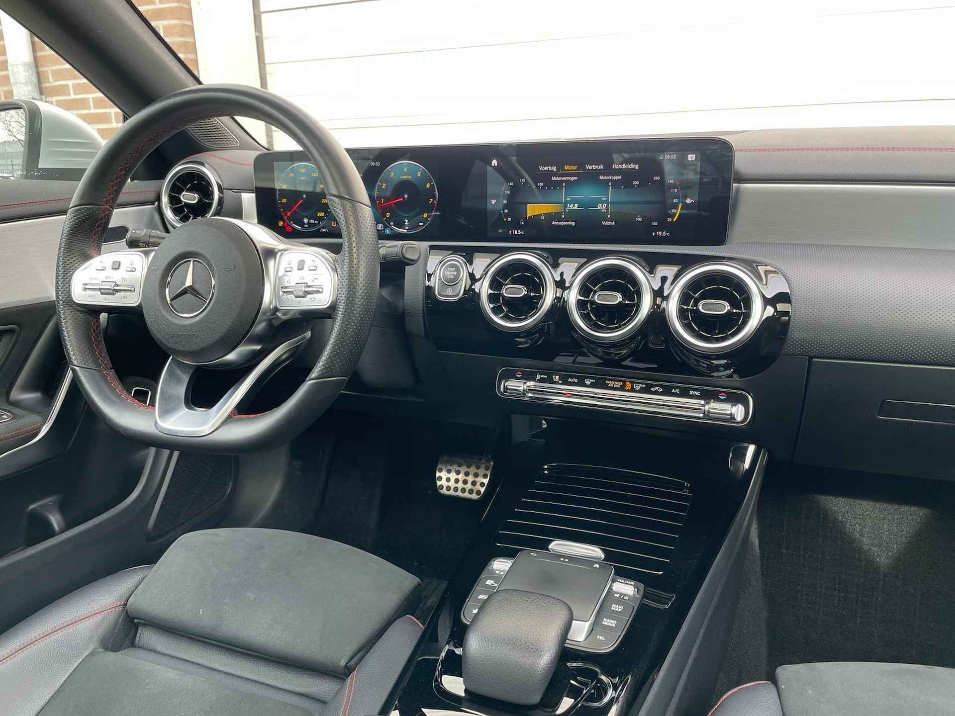 Mercedes-Benz CLA-klasse 180 | Panoramadak | AMG - 18/22