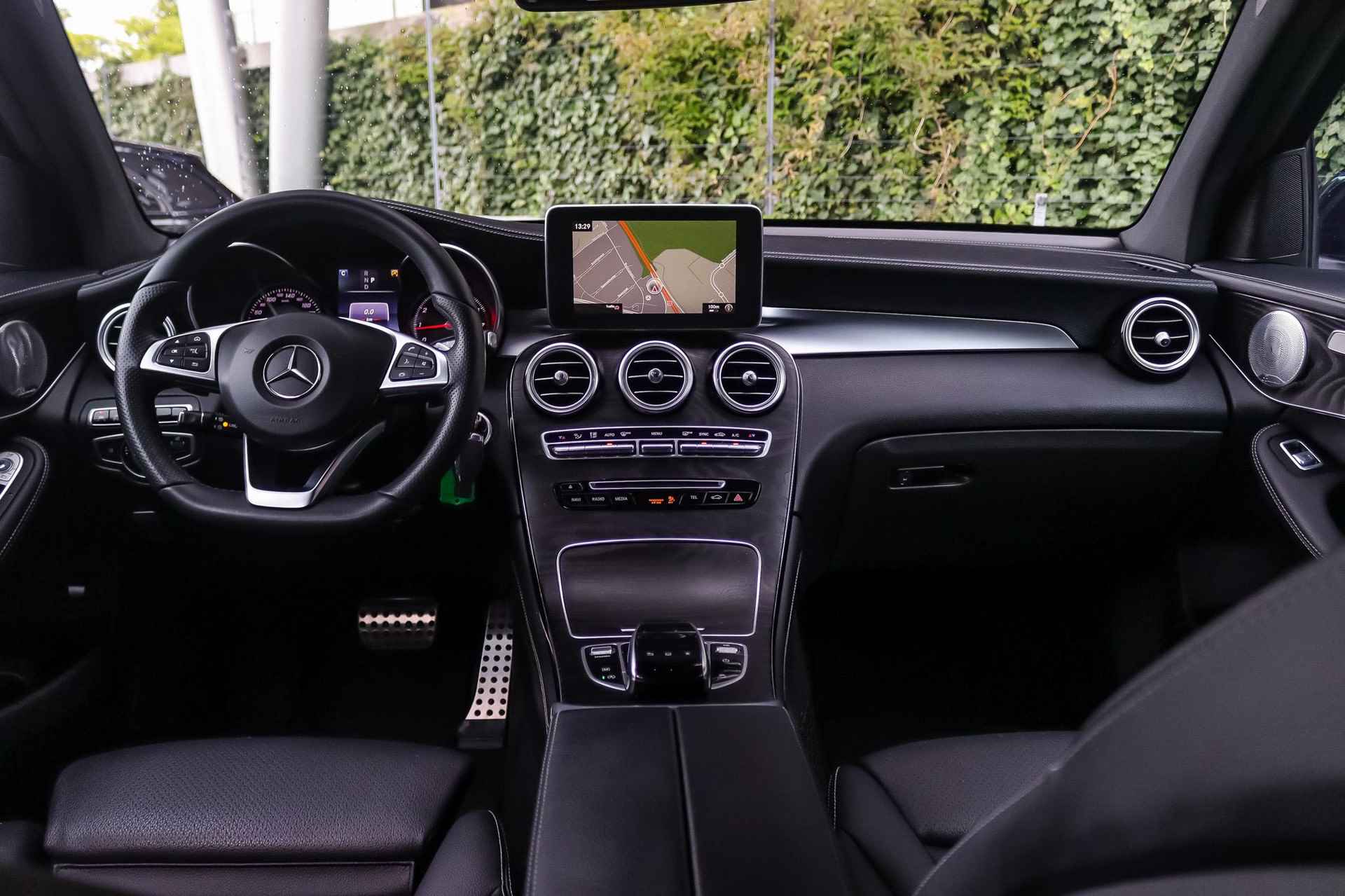 Mercedes-Benz GLC GLC 250 Automaat 4MATIC Exclusive Line Exterieur | AMG Line Interieur | Comand Online | LED | Burmester Audio | Sfeerverlichting | Parktronic | Spiegelpakket - 3/33