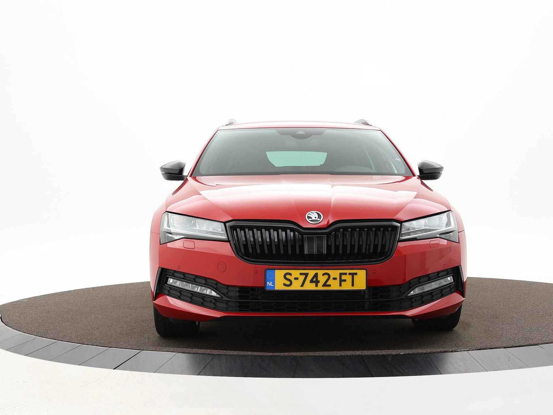 Skoda Superb Combi 1.5 Tsi 150pk DSG ACT Sportline Business · Keyless · Camera · Side Assist · Elek. Achterklep · 19'' Inch · Garantie t/m 26-01-2027 of 100.000km - 41/52