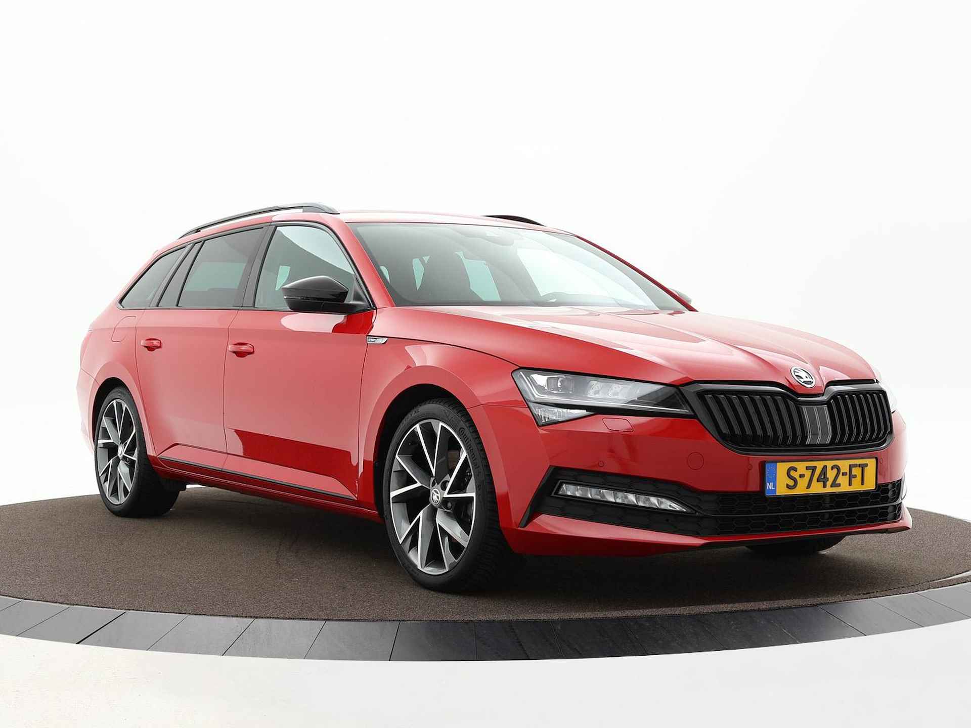 Skoda Superb Combi 1.5 Tsi 150pk DSG ACT Sportline Business · Keyless · Camera · Side Assist · Elek. Achterklep · 19'' Inch · Garantie t/m 26-01-2027 of 100.000km - 42/52