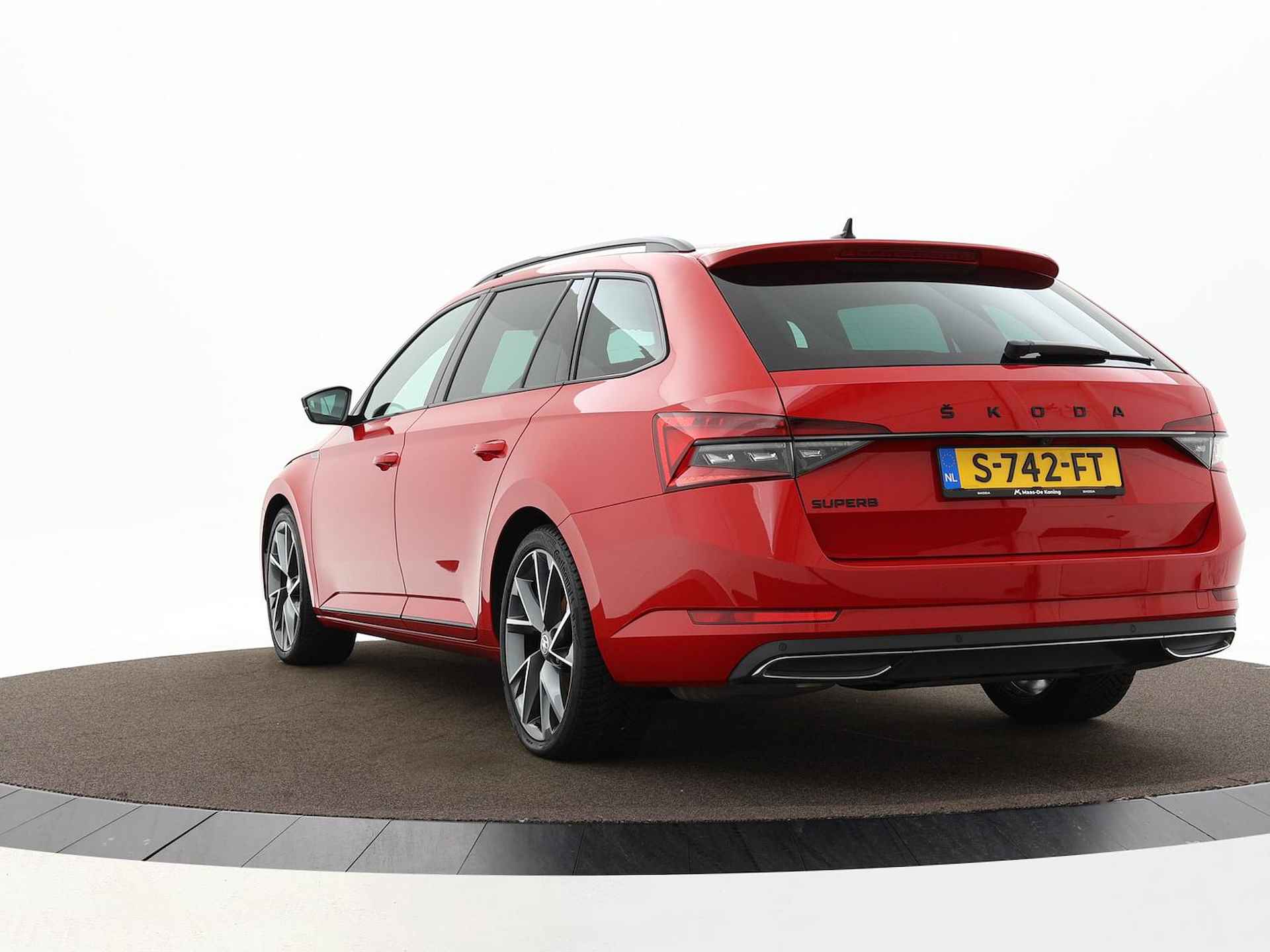 Skoda Superb Combi 1.5 Tsi 150pk DSG ACT Sportline Business · Keyless · Camera · Side Assist · Elek. Achterklep · 19'' Inch · Garantie t/m 26-01-2027 of 100.000km - 45/52