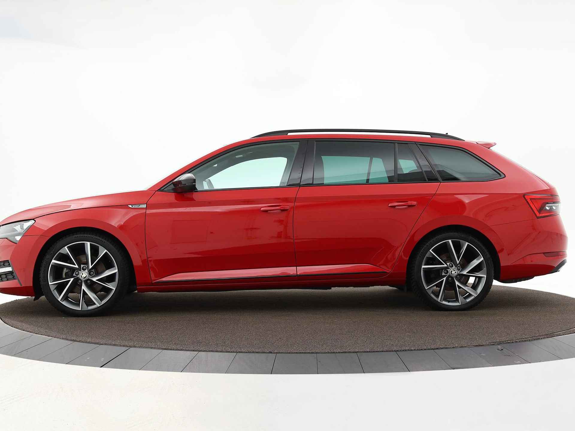 Skoda Superb Combi 1.5 Tsi 150pk DSG ACT Sportline Business · Keyless · Camera · Side Assist · Elek. Achterklep · 19'' Inch · Garantie t/m 26-01-2027 of 100.000km - 46/52