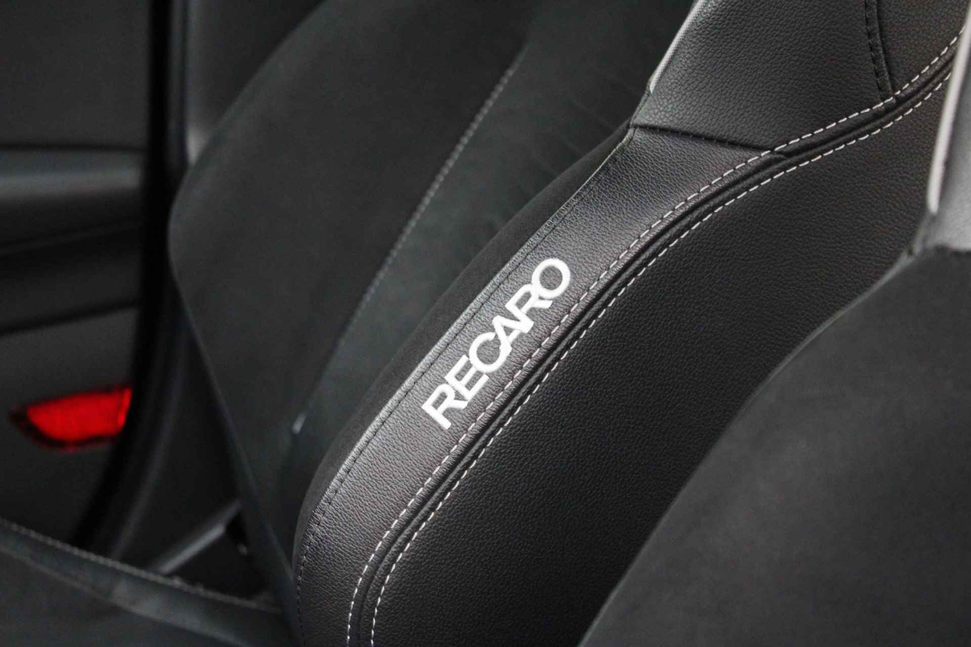 Ford Puma 1.5 EcoBoost ST-X 200pk |   Winterpack | Performance Pack | Achteruitrijcamera | 19 inch | Recaro stoelen - 24/46
