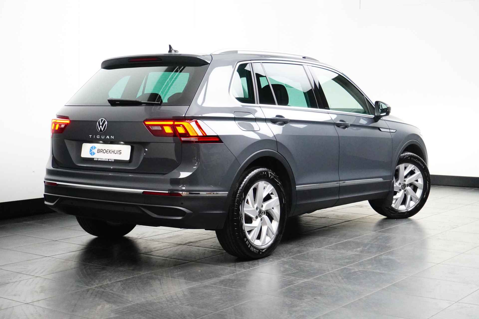 Volkswagen Tiguan 1.5 TSI 150PK DSG-7 Life + | TREKHAAK | NAVIGATIE | CAMERA | ALCANTARA - 5/31