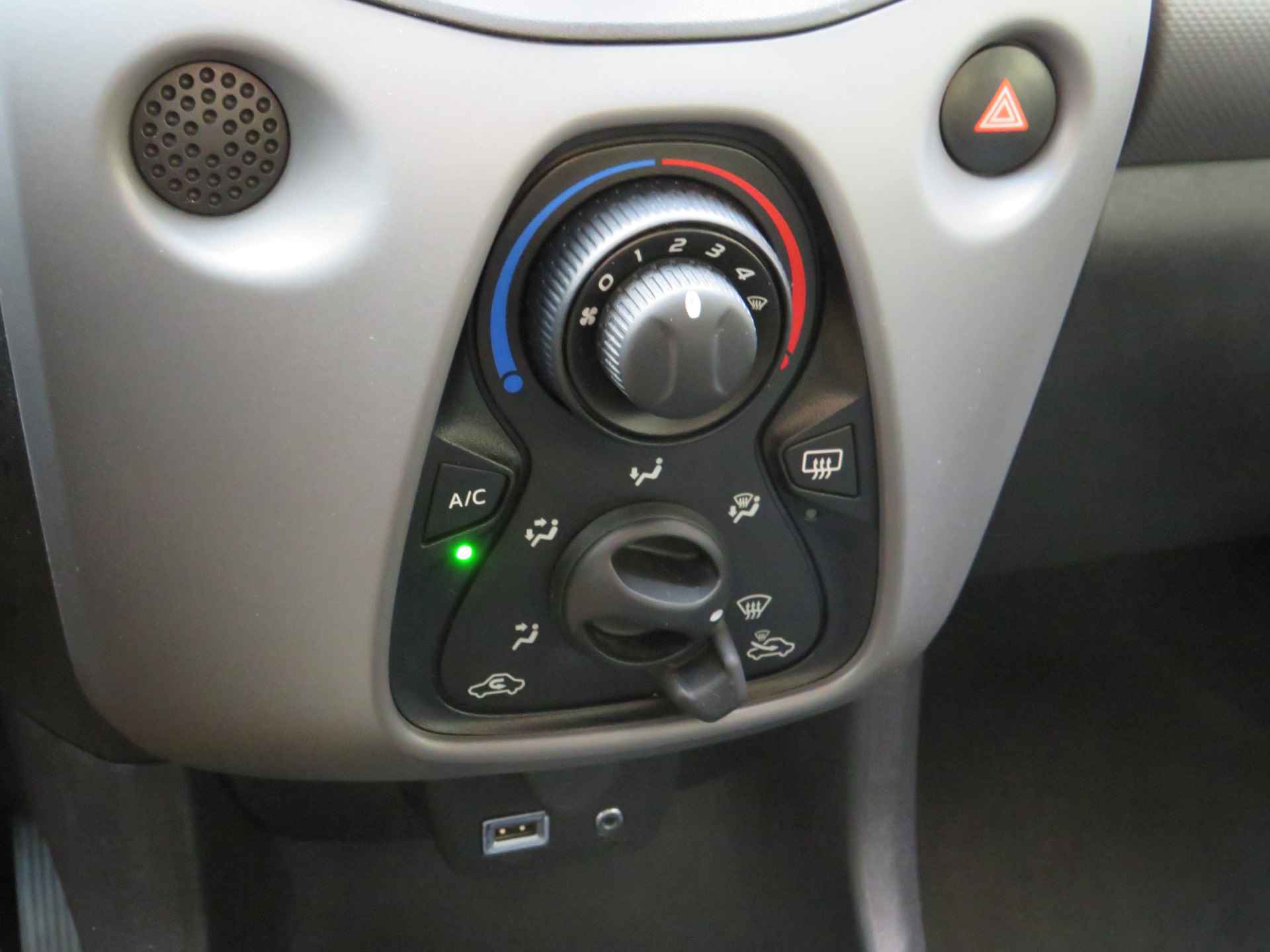 Peugeot 108 1.0 e-VTi Active | 1e Eigenaar | Airco | Bluetooth | Inc. BOVAG-Garantie - 4/33