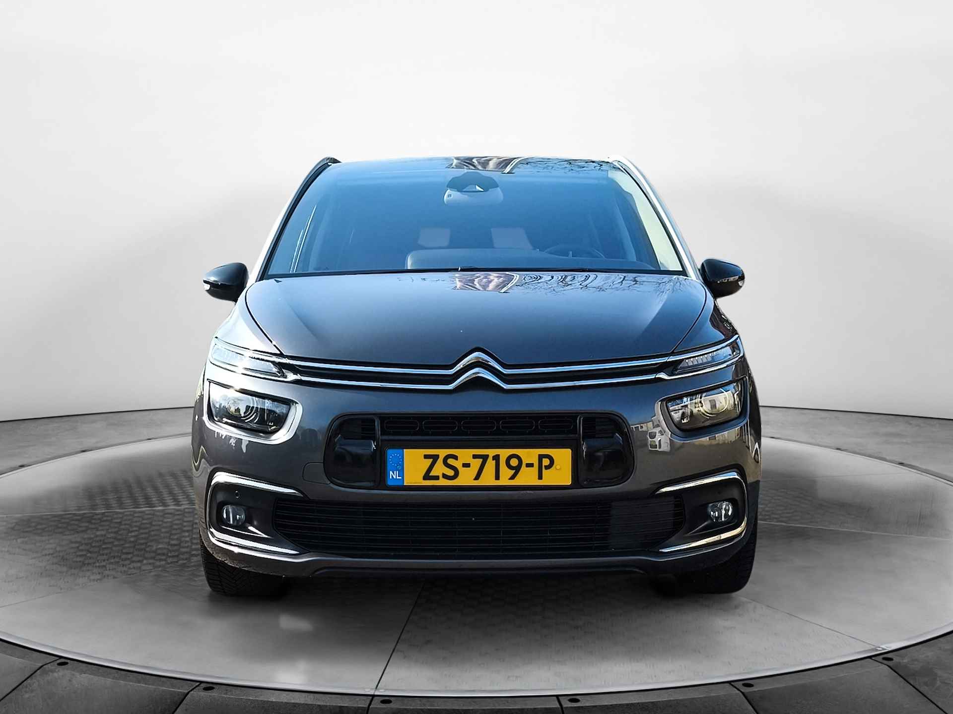 Citroën Grand C4 Spacetourer 1.2 PureTech Origins (131 PK) 2e-Eig. Citroën-Dealer-Onderh. BOVAG-Garantie. NL-Auto. 7-Pers, Trekhaak, Navigatie/Apple-Carplay/Android-Auto, Adaptive-Cruisecontrol, Keyless-Entry/Start, Parkeersensoren-V+A, Achteruitrijc Massage-Stoel, Licht-Zicht-Pakket, Lm-Velgen-17Inch, Privacy-Glas - 17/45