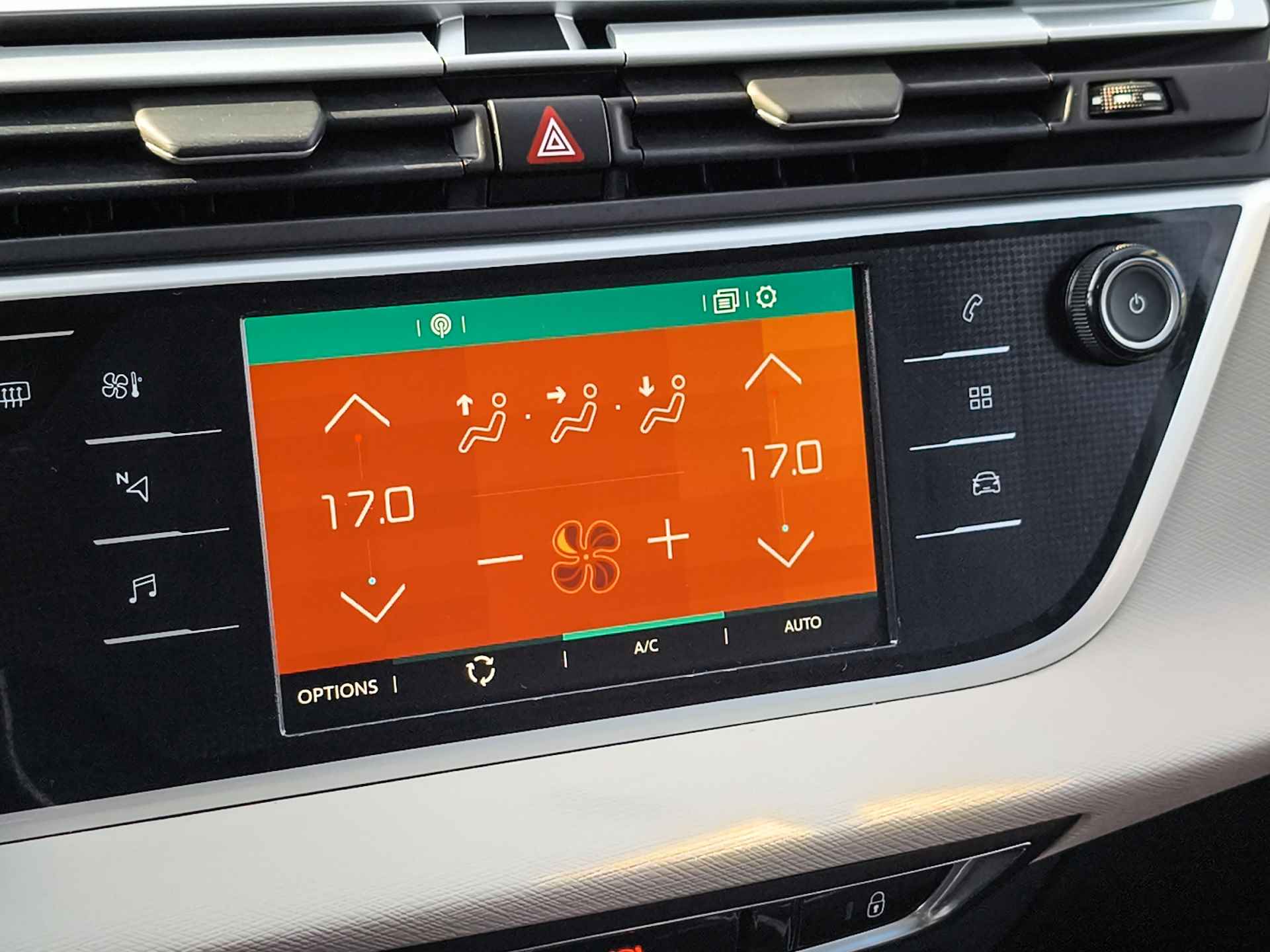 Citroën Grand C4 Spacetourer 1.2 PureTech Origins (131 PK) 2e-Eig. Citroën-Dealer-Onderh. BOVAG-Garantie. NL-Auto. 7-Pers, Trekhaak, Navigatie/Apple-Carplay/Android-Auto, Adaptive-Cruisecontrol, Keyless-Entry/Start, Parkeersensoren-V+A, Achteruitrijc Massage-Stoel, Licht-Zicht-Pakket, Lm-Velgen-17Inch, Privacy-Glas - 24/45