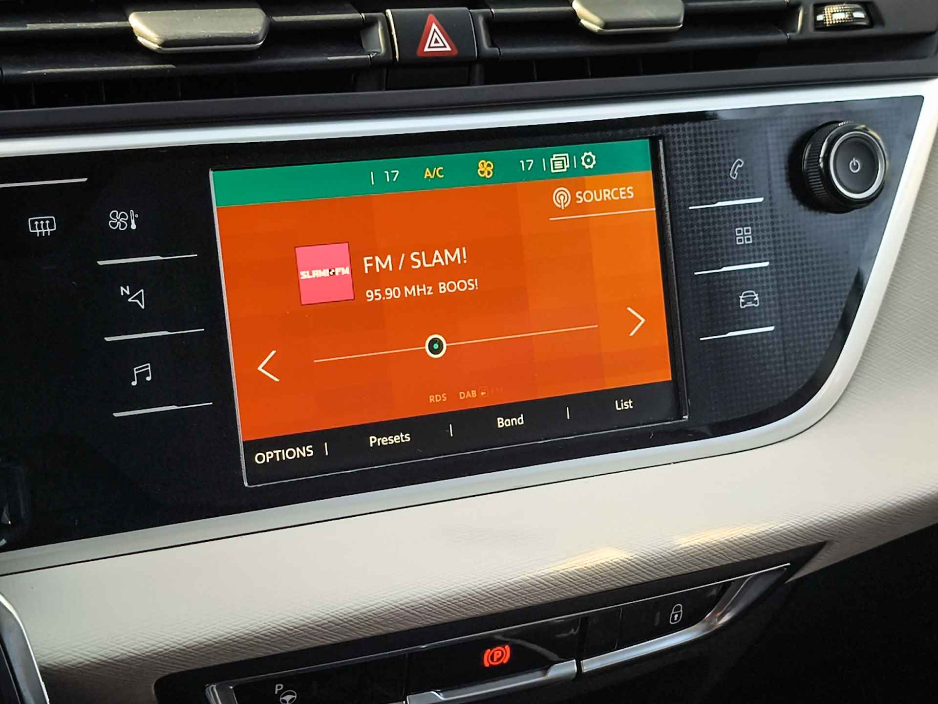 Citroën Grand C4 Spacetourer 1.2 PureTech Origins (131 PK) 2e-Eig. Citroën-Dealer-Onderh. BOVAG-Garantie. NL-Auto. 7-Pers, Trekhaak, Navigatie/Apple-Carplay/Android-Auto, Adaptive-Cruisecontrol, Keyless-Entry/Start, Parkeersensoren-V+A, Achteruitrijc Massage-Stoel, Licht-Zicht-Pakket, Lm-Velgen-17Inch, Privacy-Glas - 26/45