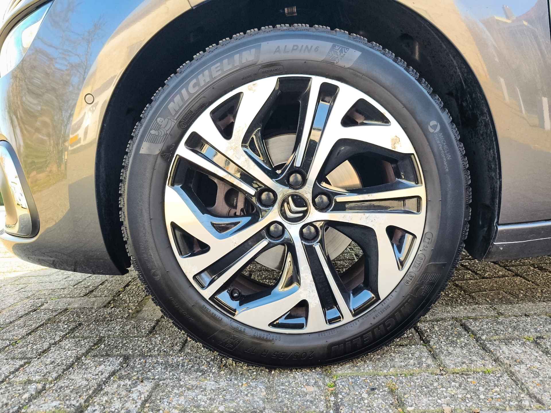 Citroën Grand C4 Spacetourer 1.2 PureTech Origins (131 PK) 2e-Eig. Citroën-Dealer-Onderh. BOVAG-Garantie. NL-Auto. 7-Pers, Trekhaak, Navigatie/Apple-Carplay/Android-Auto, Adaptive-Cruisecontrol, Keyless-Entry/Start, Parkeersensoren-V+A, Achteruitrijc Massage-Stoel, Licht-Zicht-Pakket, Lm-Velgen-17Inch, Privacy-Glas - 37/45