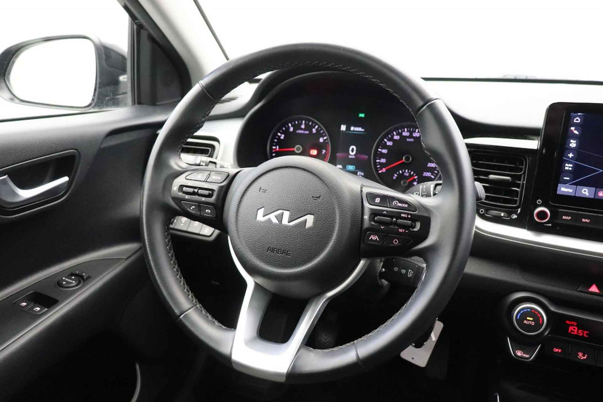 KIA Stonic 1.0 T-GDi DynamicLine - Carplay, Navi, Camera - 11/23