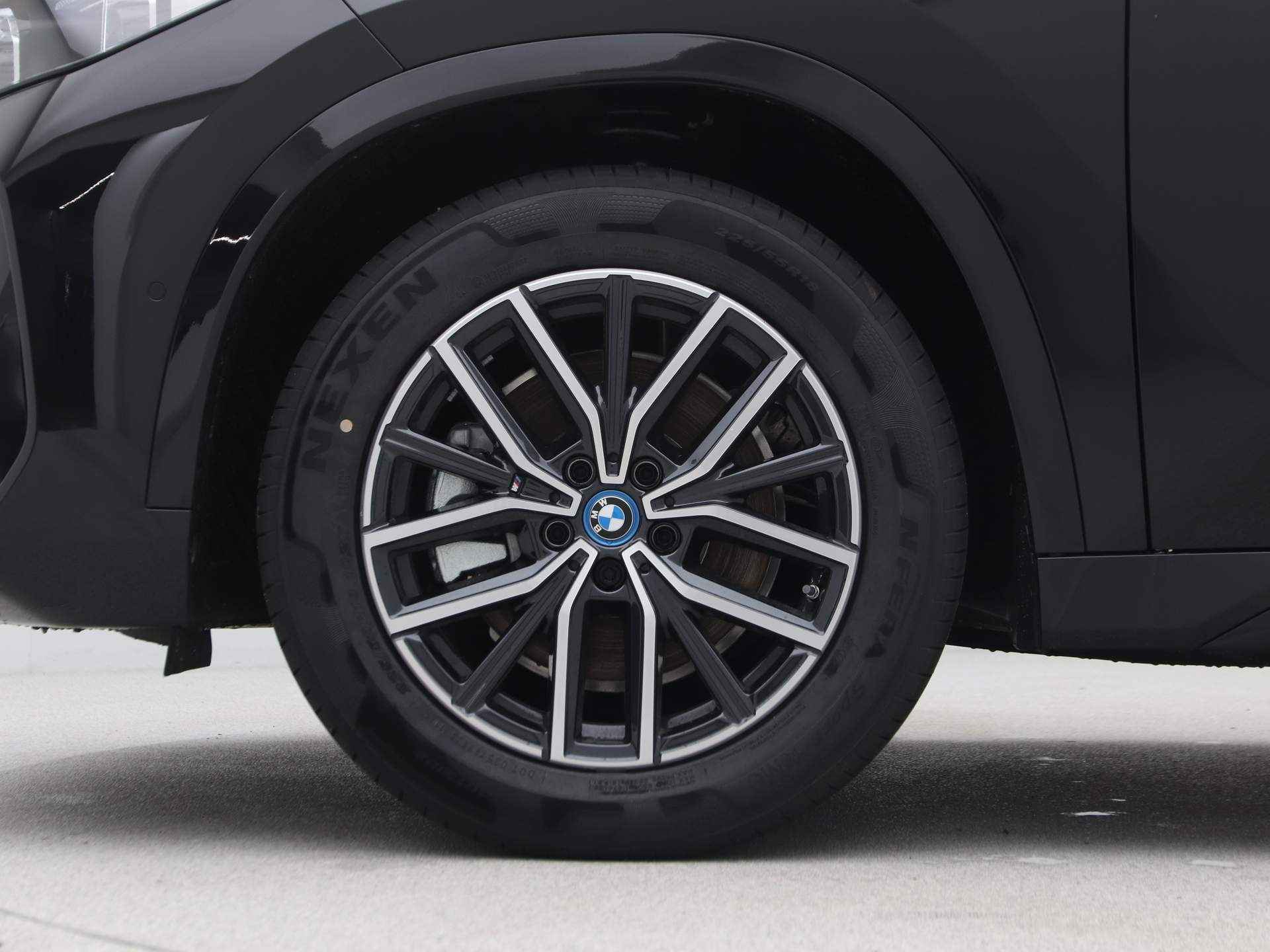 BMW iX1 xDrive30 M-Sport - 23/23