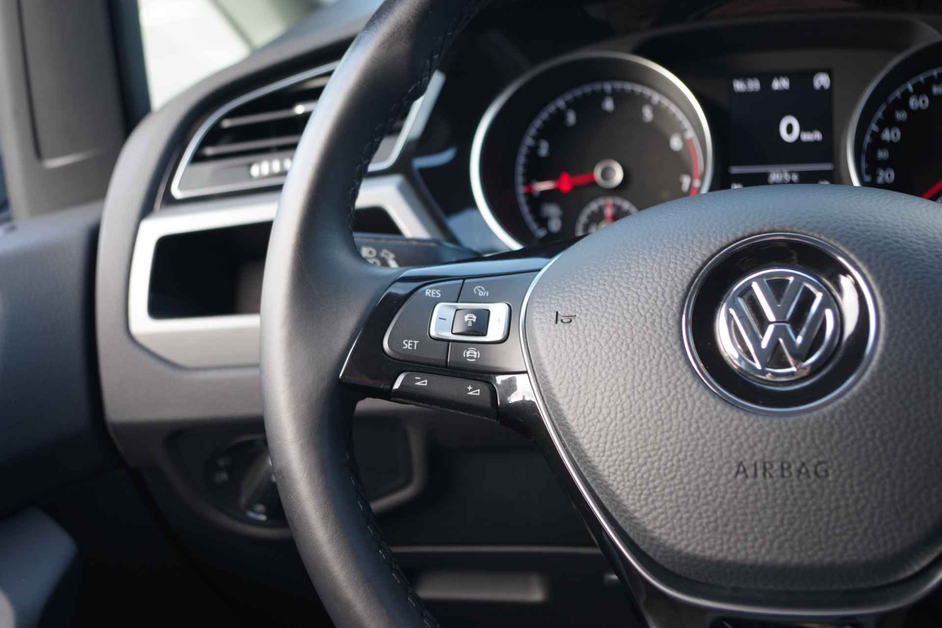 Volkswagen Touran 1.0 TSI 116 PK Comfortline Business 7p, Navigatie, Adap. Cruise Control, Camera, CarPlay - 8/38