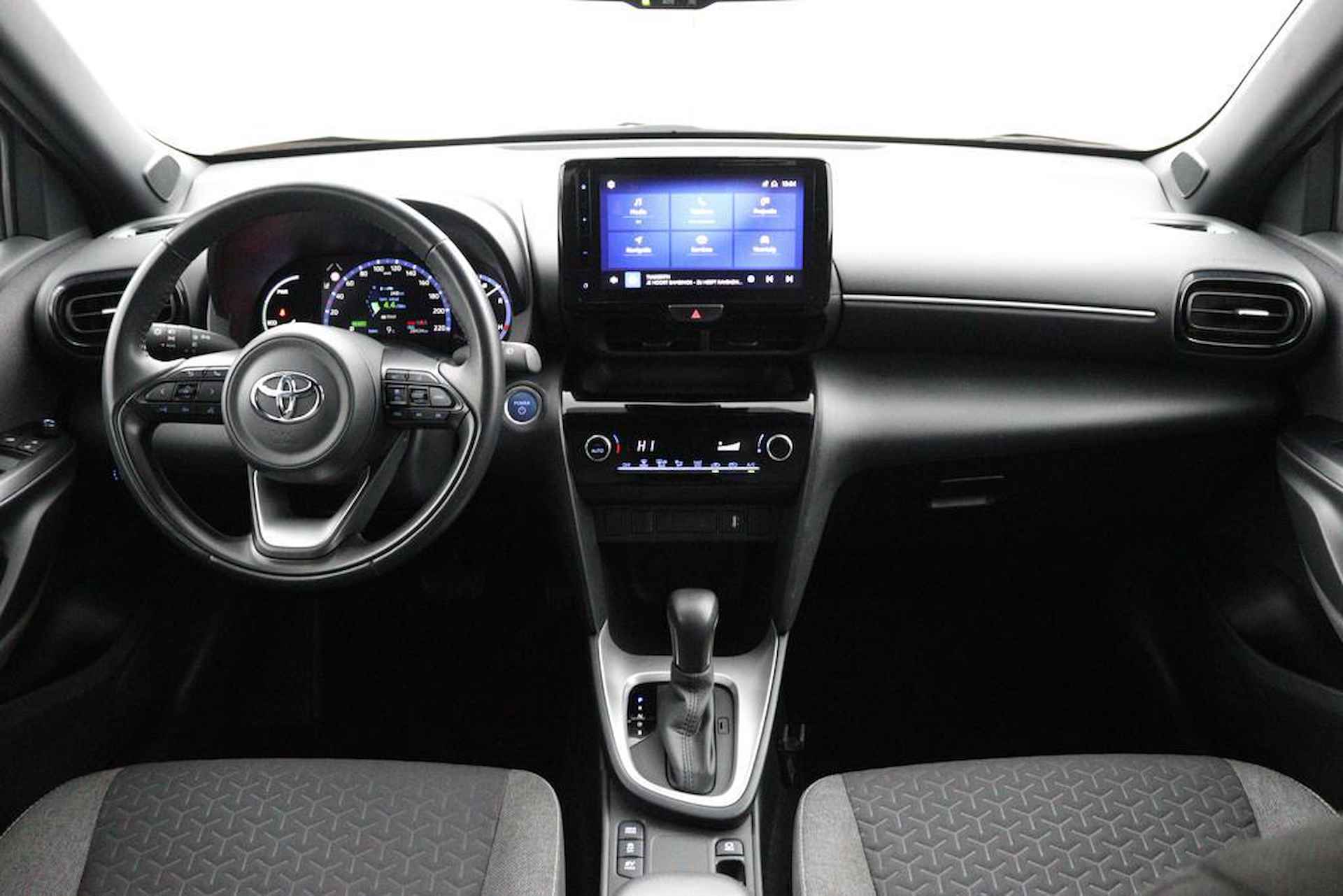 Toyota Yaris Cross 1.5 Hybrid Dynamic | Navigatie | Keyless | Climate control | - 4/44