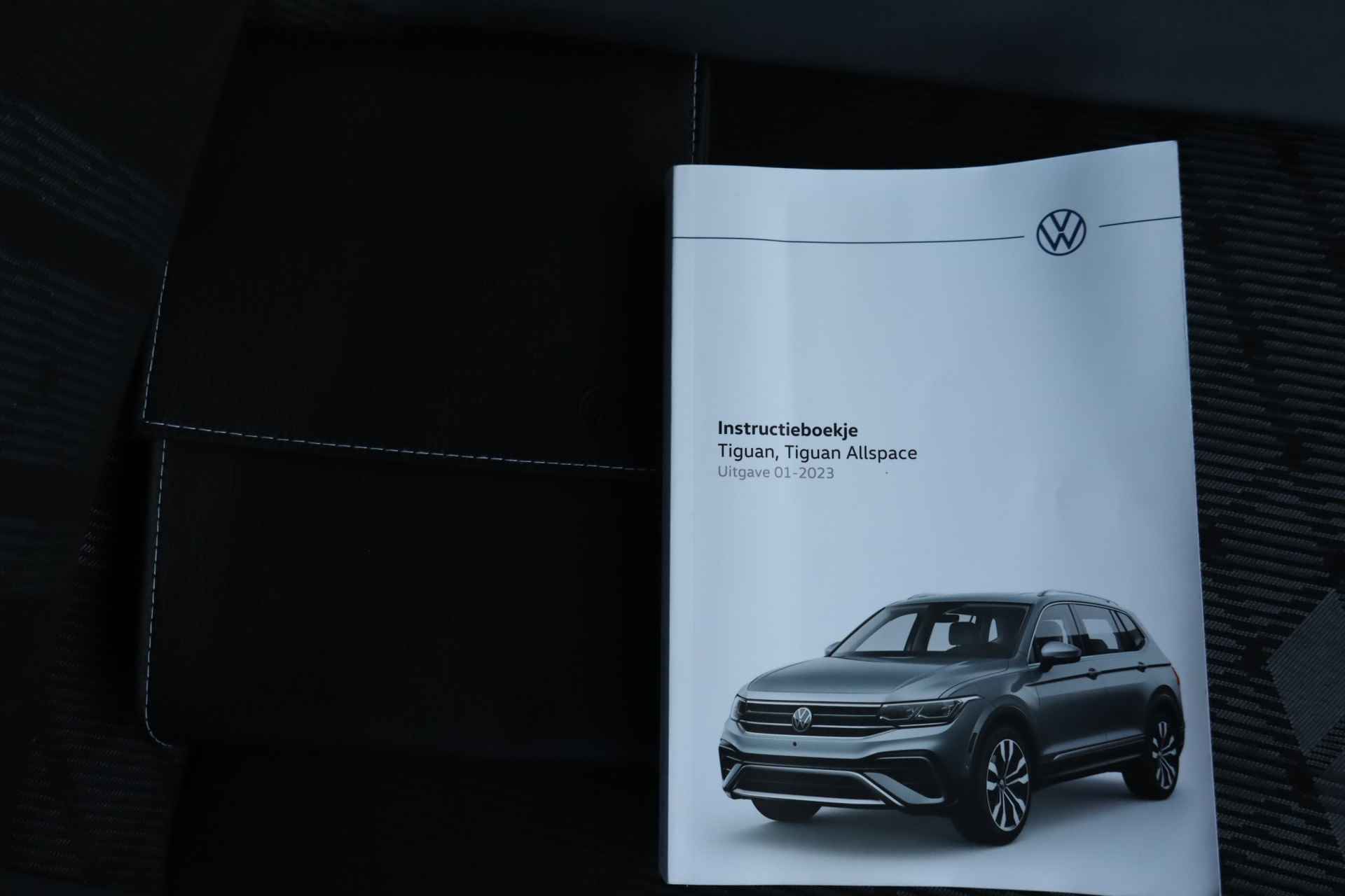 Volkswagen Tiguan Allspace 1.5 TSI R-Line Business 7p. NL-Auto!! Trekhaak - Zeer compleet!!!! - 9/49