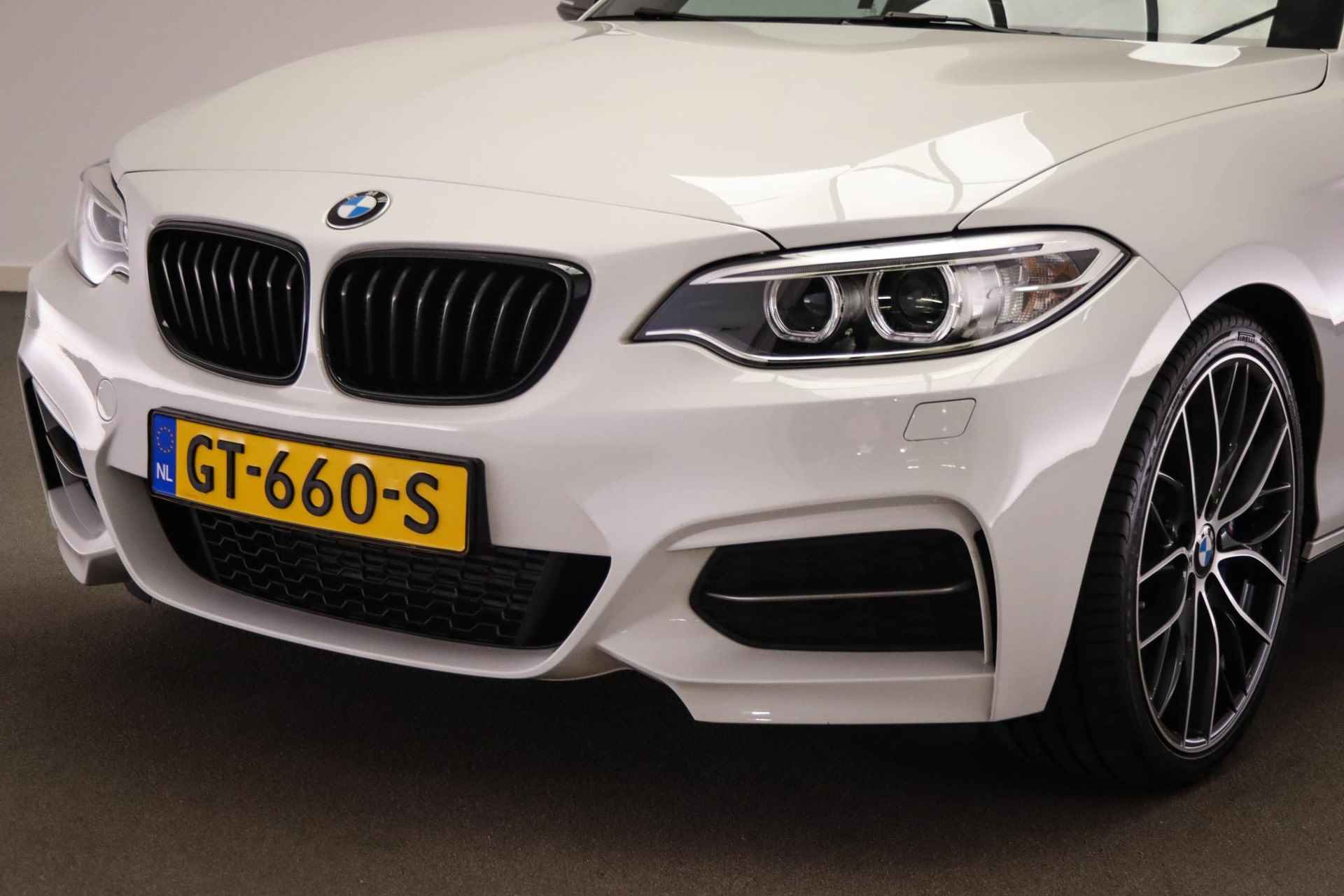BMW 2-serie Coupé M235i Executive | NL-AUTO | SPORTSTOELEN | 6-CILINDER - 11/57