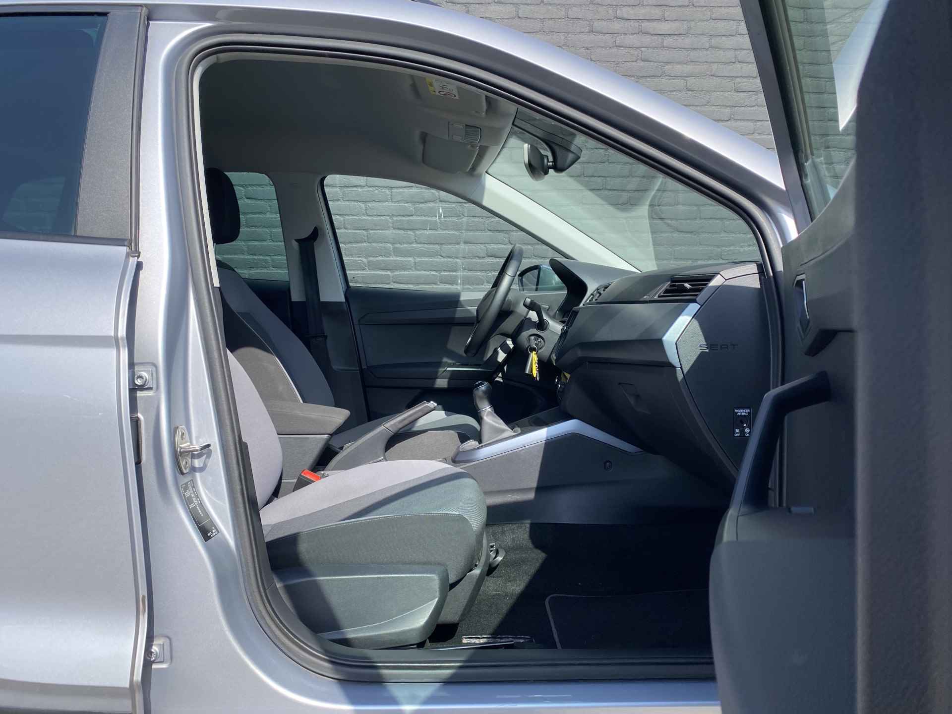 SEAT Arona 1.0 TSI Style Business Intense | dealer onderhouden | navigatie | climate control | parkeersensoren - 20/37