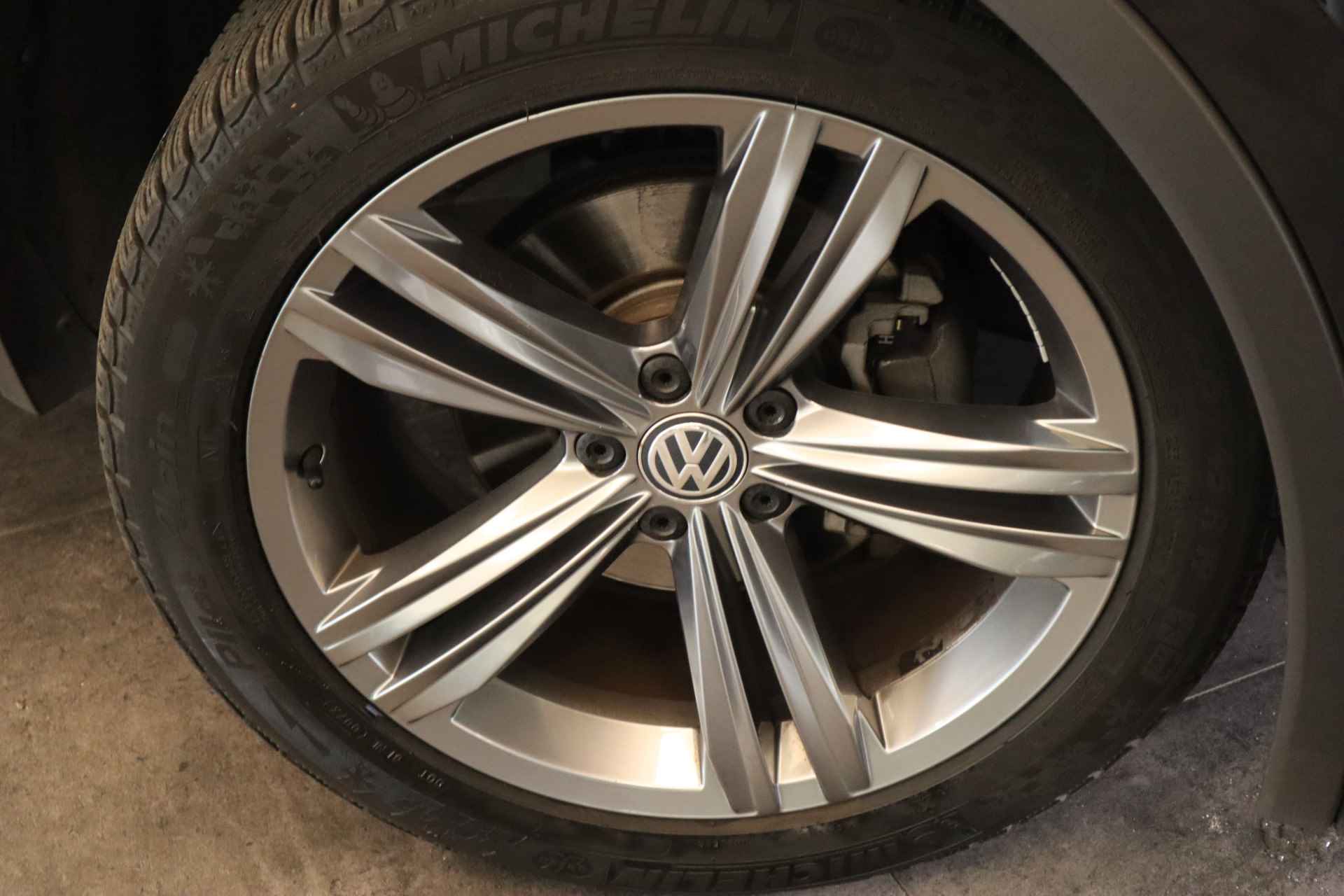 Volkswagen Tiguan 1.4 TSI ACT Comfortline Business R-Line Panoramadak Trekhaak VCP 19'lmv - 9/27