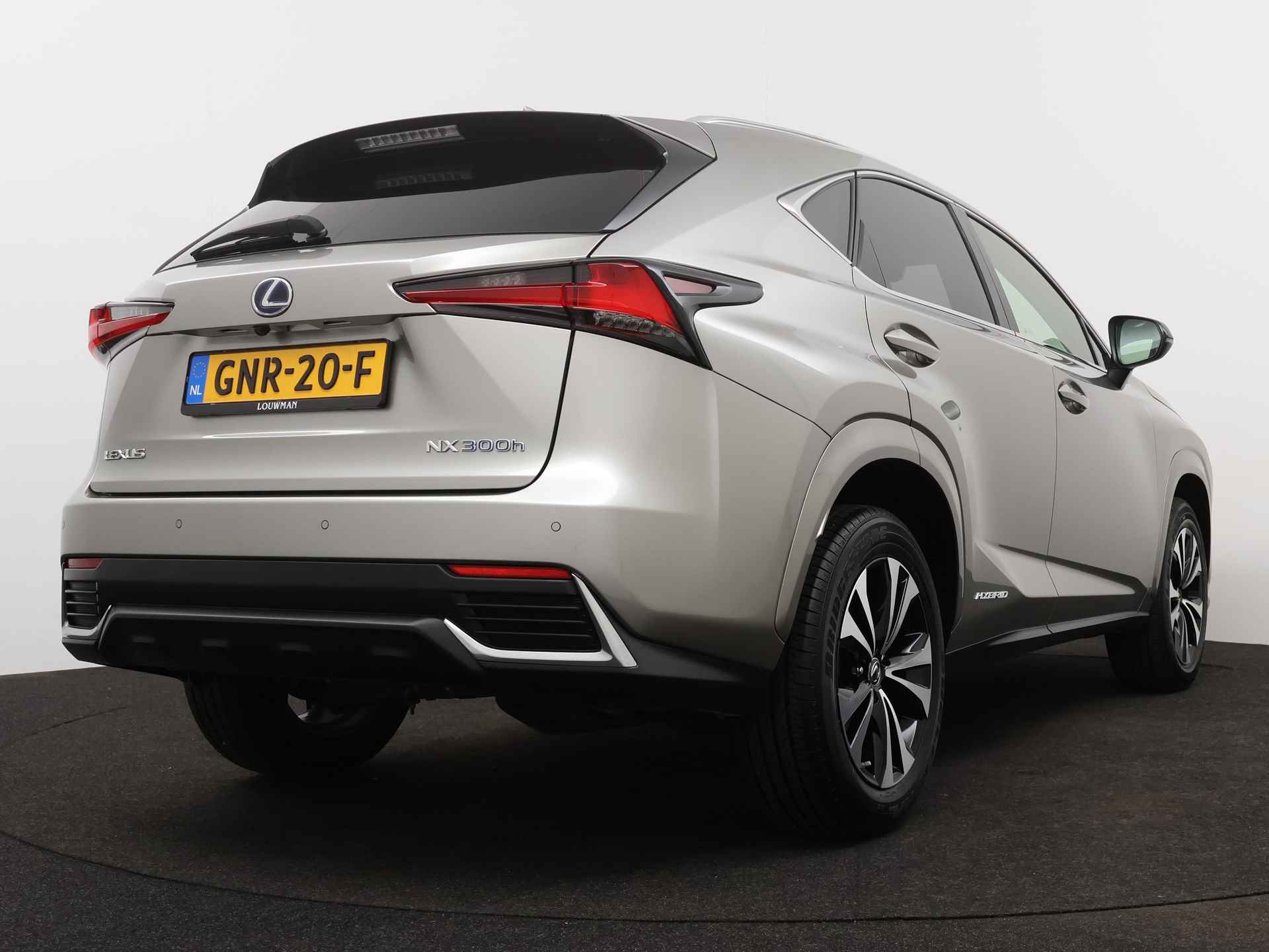 Lexus NX 300h AWD Luxury Edition Limited | Navigatie | Elektrische Achterklep | Stoelverwarming | - 3/47