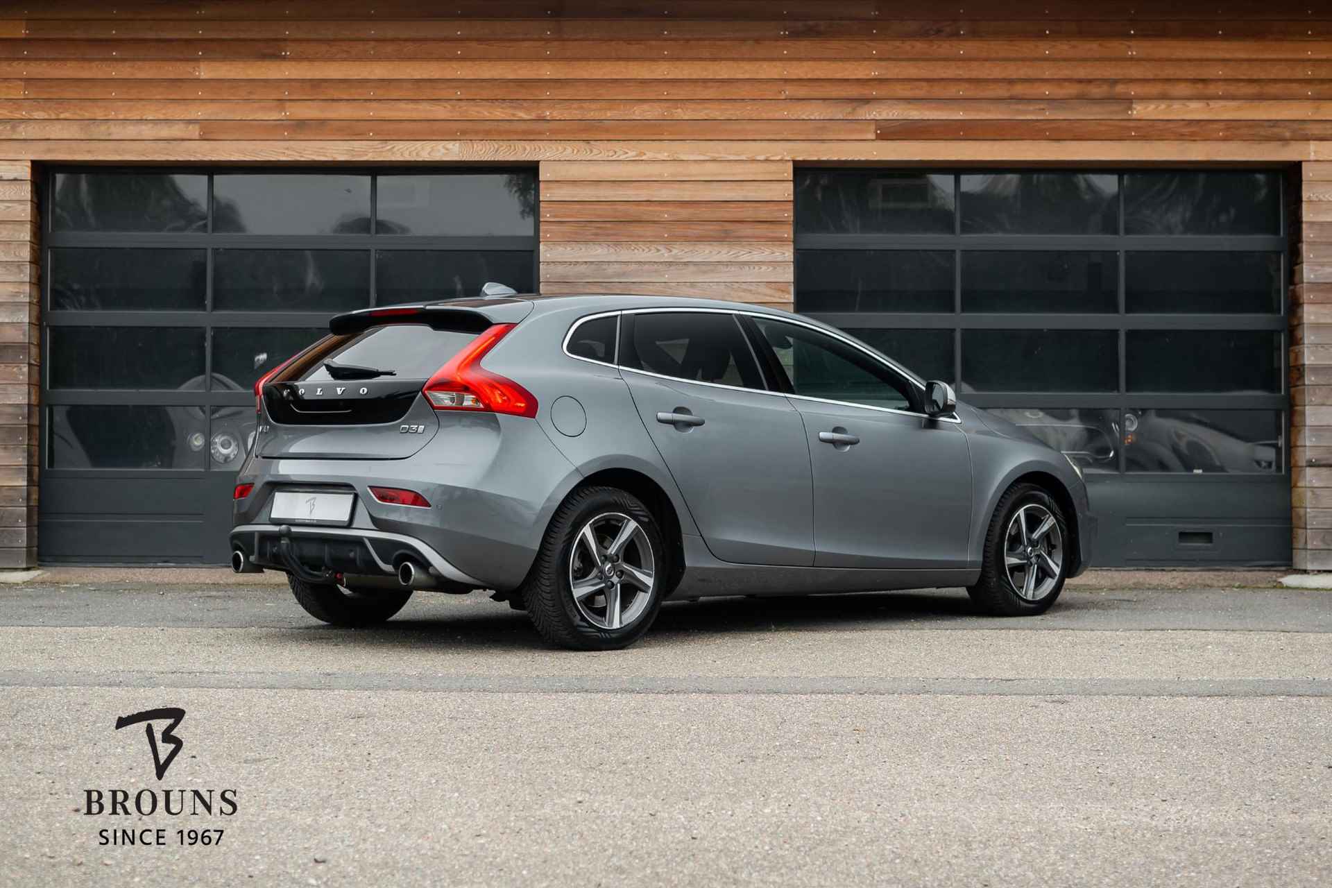 Volvo V40 2.0 D3 R-Design 150pk *Leder-Pano-StandVerw-Trekh - 3/30