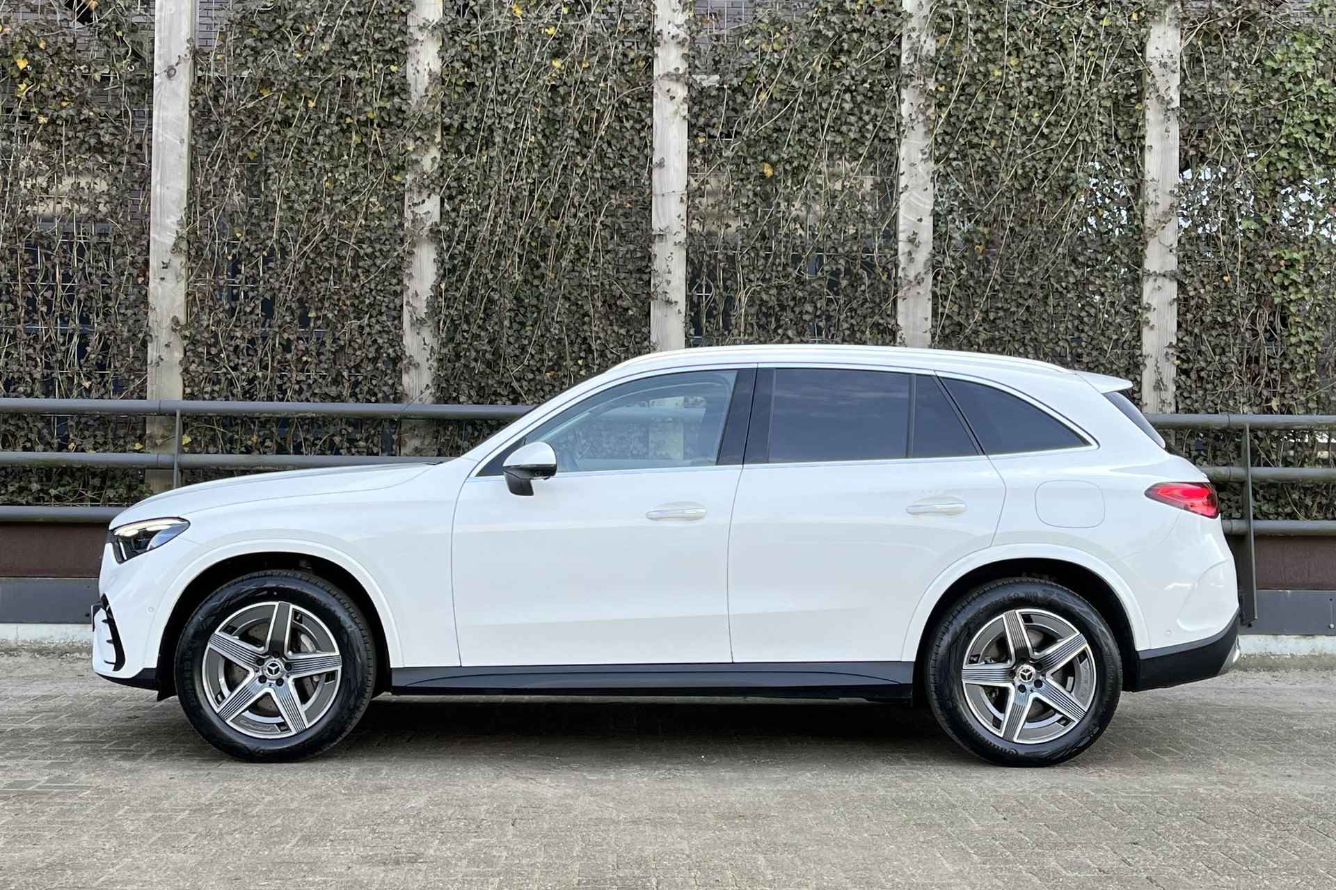 Mercedes-Benz GLC GLC 300e Automaat 4MATIC AMG Line | Winterpakket | Panoramadak | Memory | Sfeerverlichting | Keyless-Go | 360° Camera | Trekhaak - 21/76