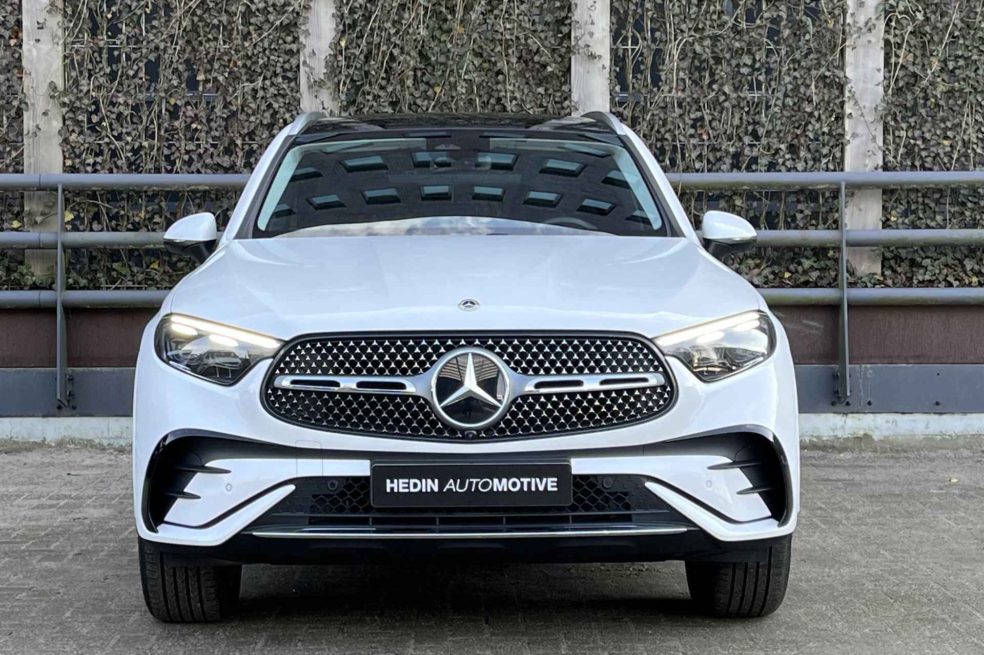 Mercedes-Benz GLC GLC 300e Automaat 4MATIC AMG Line | Winterpakket | Panoramadak | Memory | Sfeerverlichting | Keyless-Go | 360° Camera | Trekhaak - 37/76