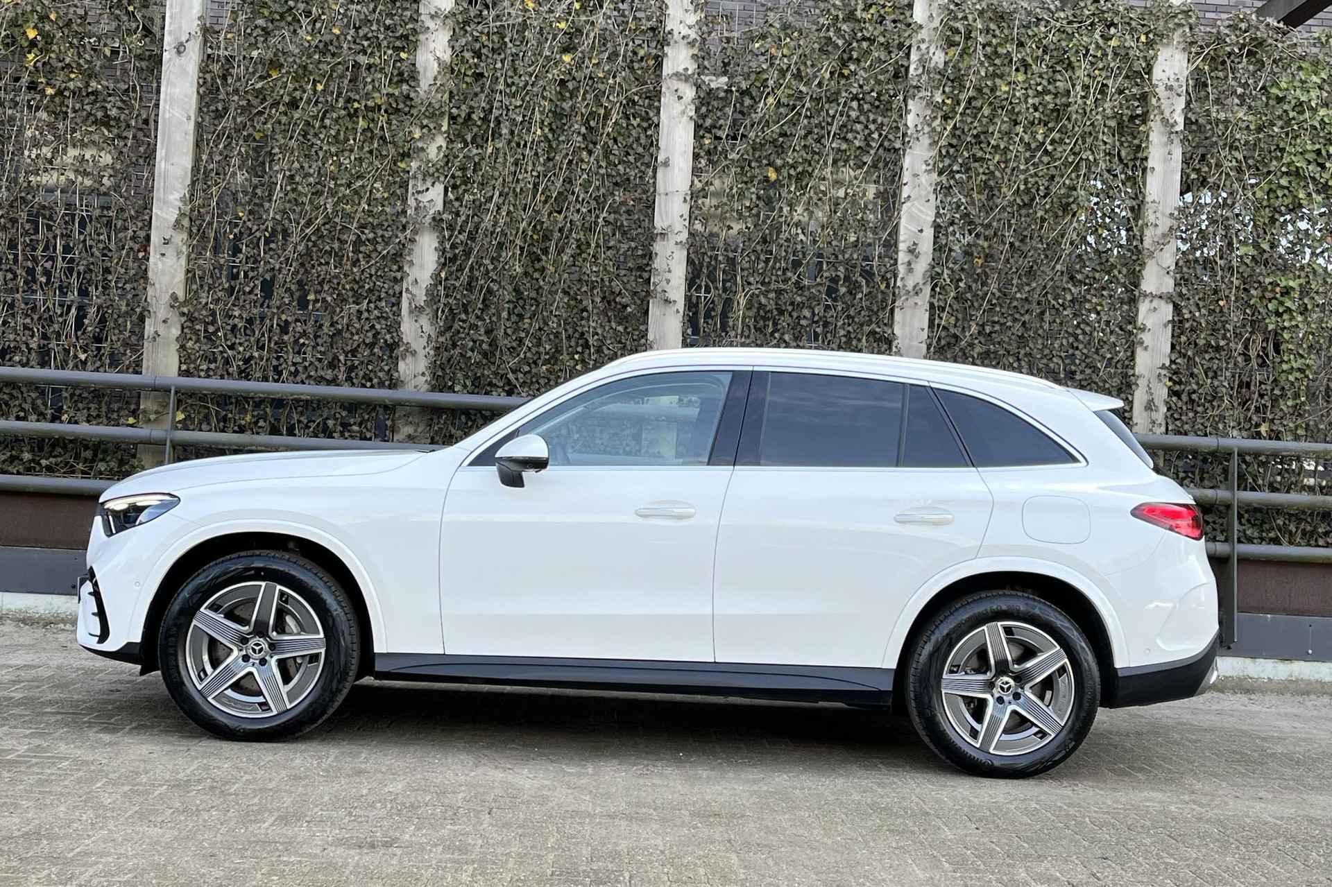 Mercedes-Benz GLC GLC 300e Automaat 4MATIC AMG Line | Winterpakket | Panoramadak | Memory | Sfeerverlichting | Keyless-Go | 360° Camera | Trekhaak - 59/76