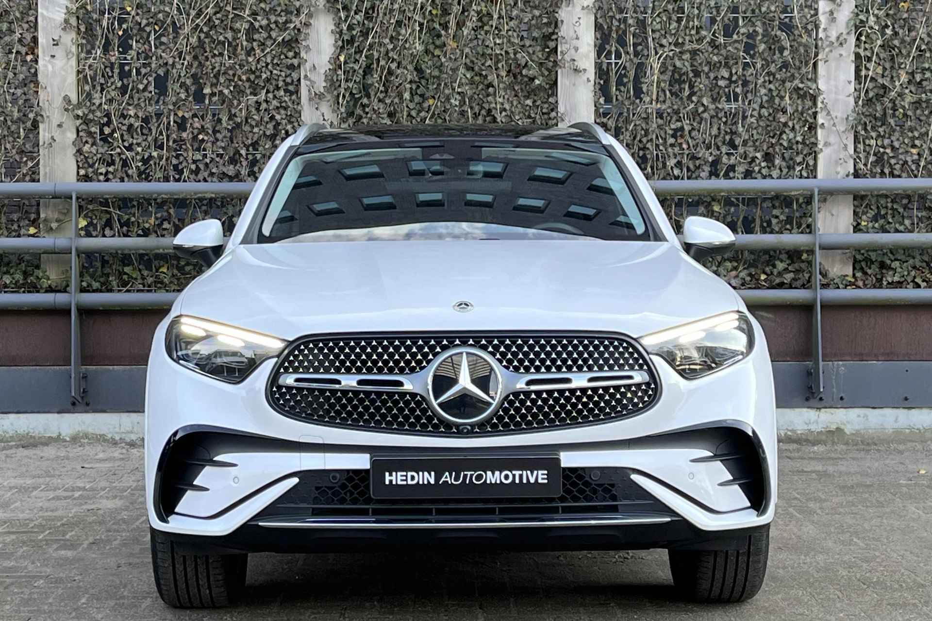 Mercedes-Benz GLC GLC 300e Automaat 4MATIC AMG Line | Winterpakket | Panoramadak | Memory | Sfeerverlichting | Keyless-Go | 360° Camera | Trekhaak - 62/76