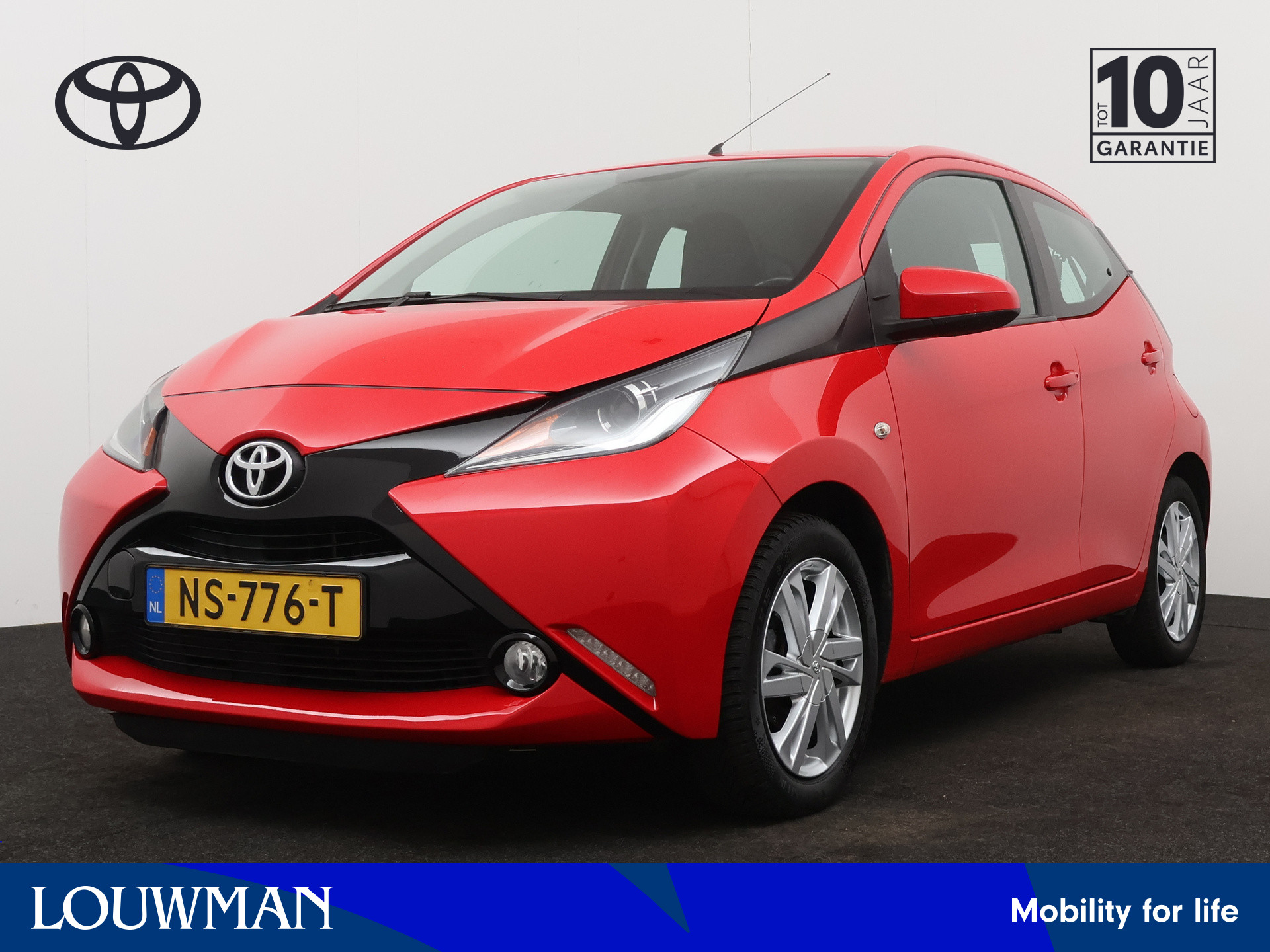 Toyota Aygo 1.0 VVT-i x-play Limited | Airco | Achteruitrijcamera | Lichtmetalen velgen |