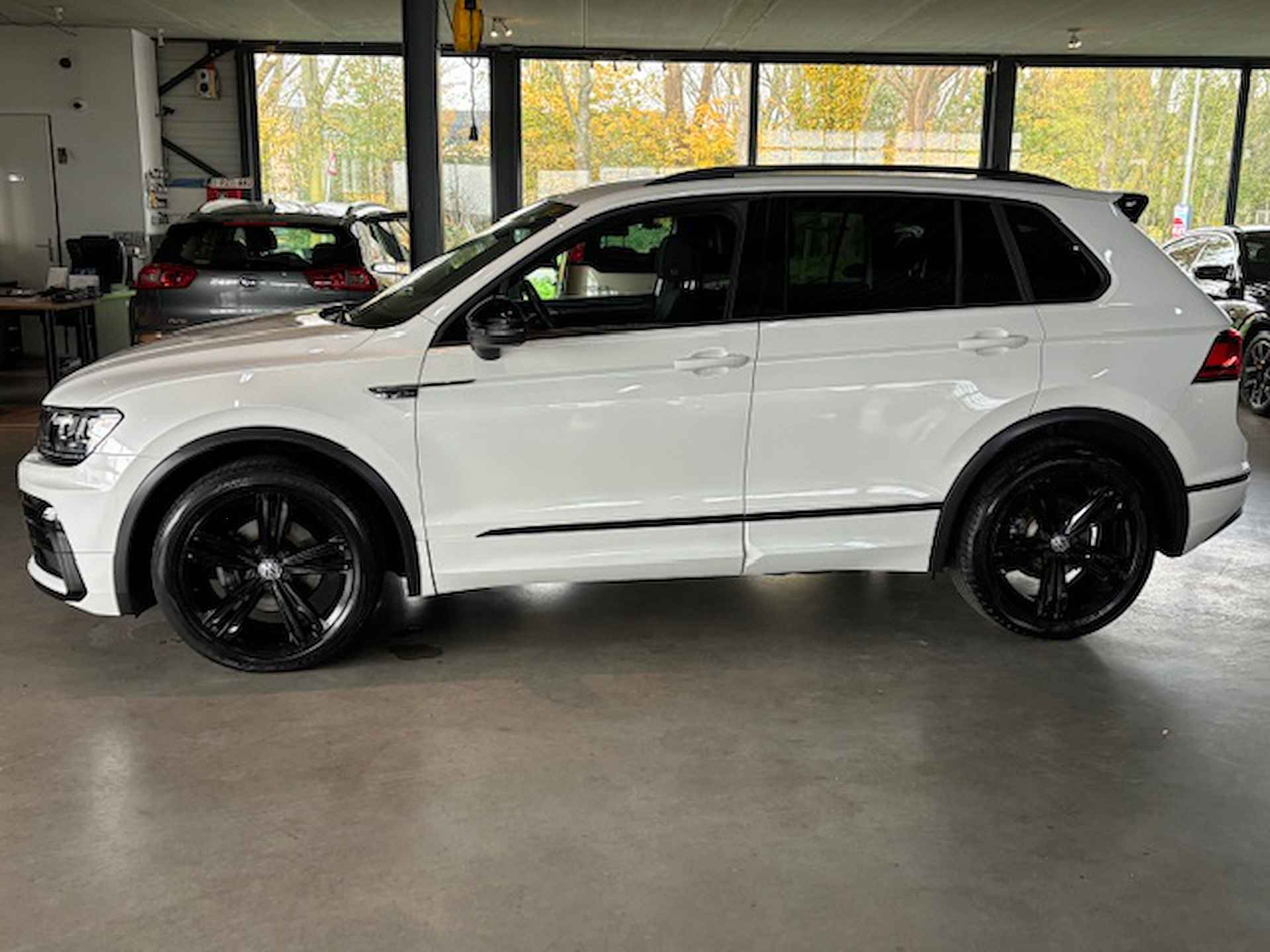 VOLKSWAGEN Tiguan 1.5 TSI ACT 150pk DSG Highline Business R - 3/39