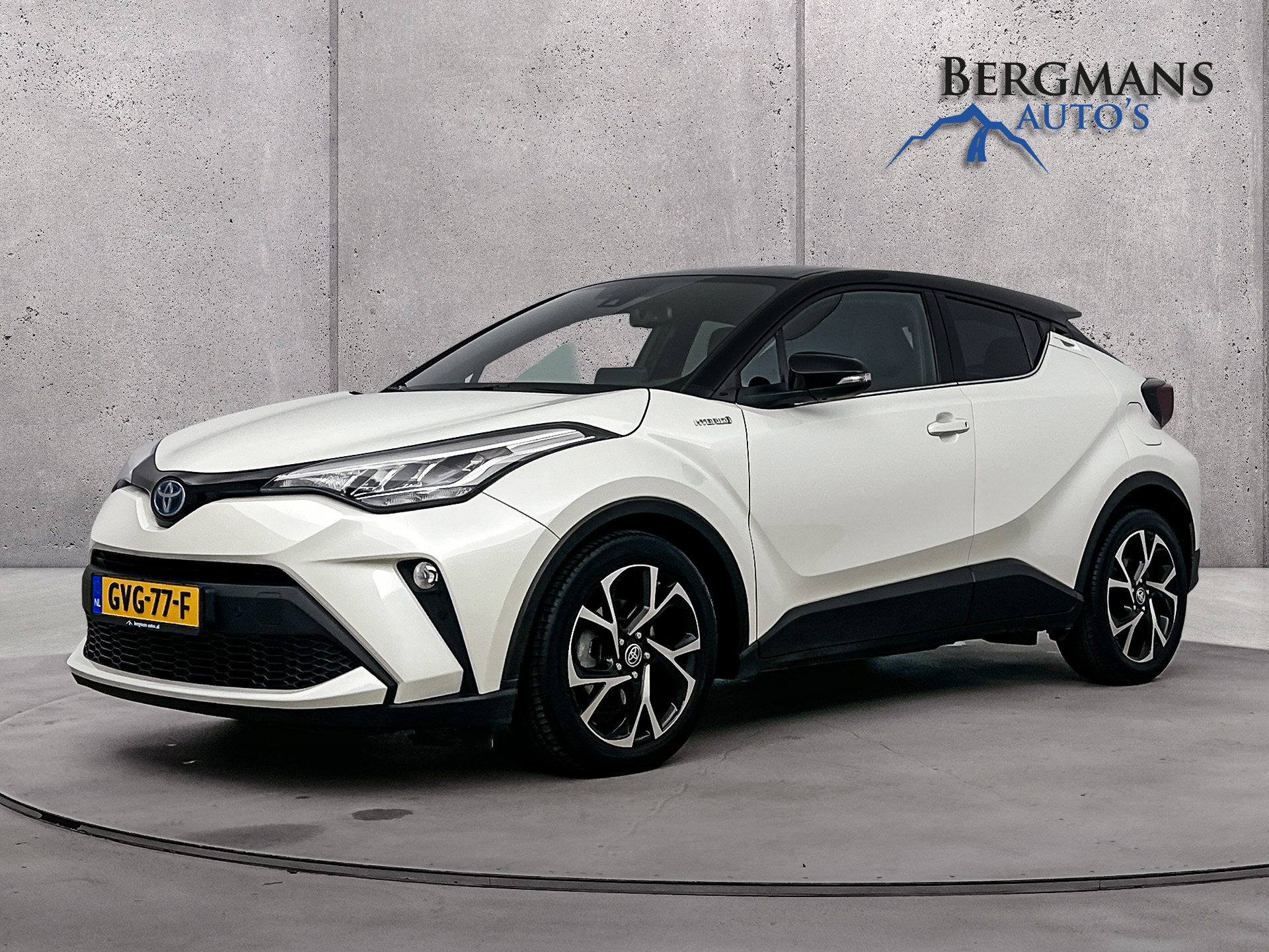 Toyota C-HR 1.8 Hybrid Dynamic // 1e EIGENAAR // STOELVERWARMING // KEYLESS