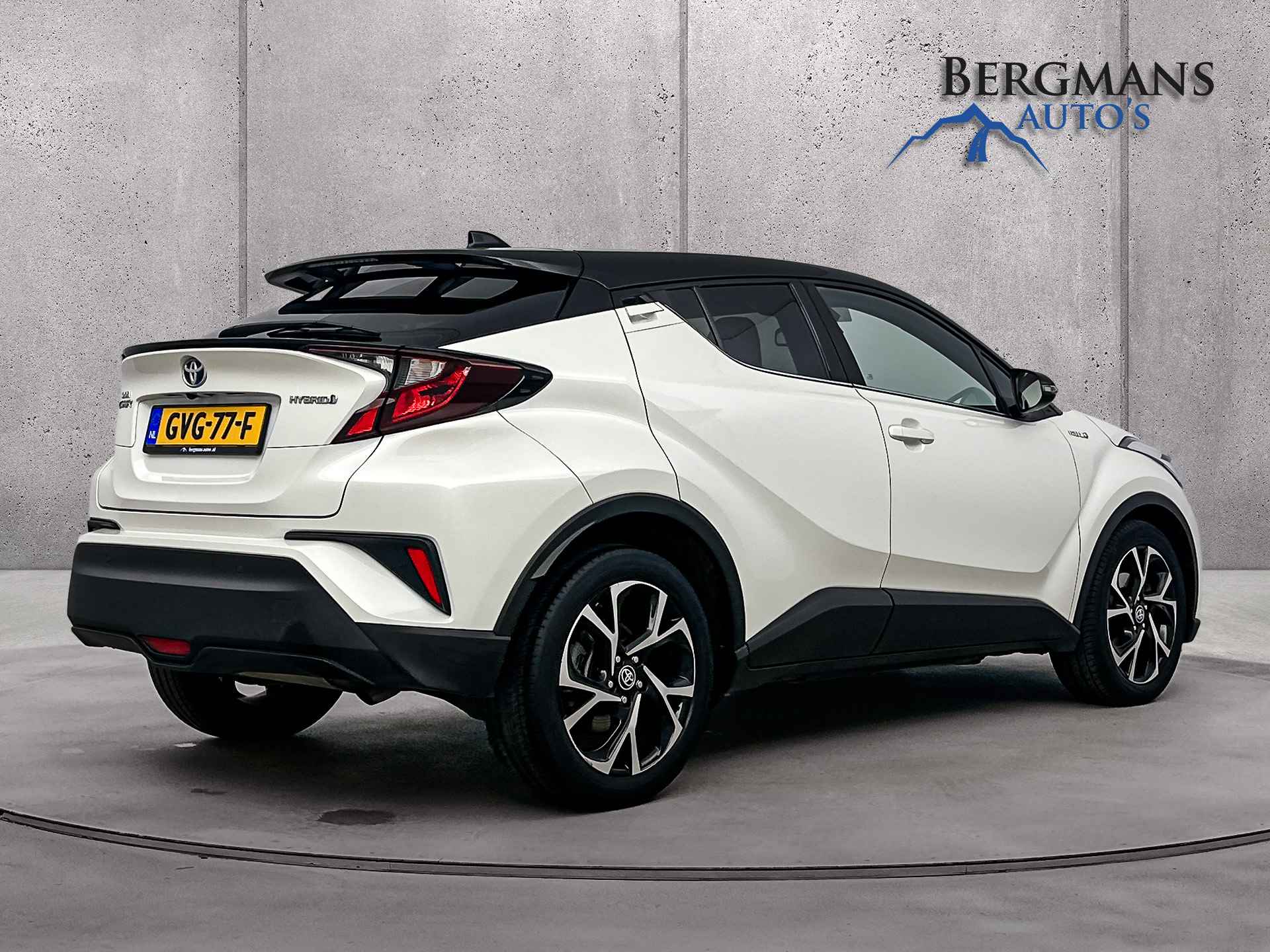 Toyota C-HR 1.8 Hybrid Dynamic // 1e EIGENAAR // STOELVERWARMING // KEYLESS - 2/27