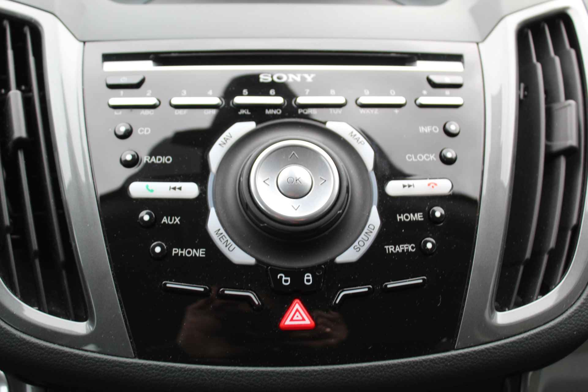 Ford C-MAX 1.0 Edition Plus , 125pk Navigatie , Camera , Trekhaak , Climate control Cruise Control , LM velgen , Parkeersensoren , Sony Audio - 21/47
