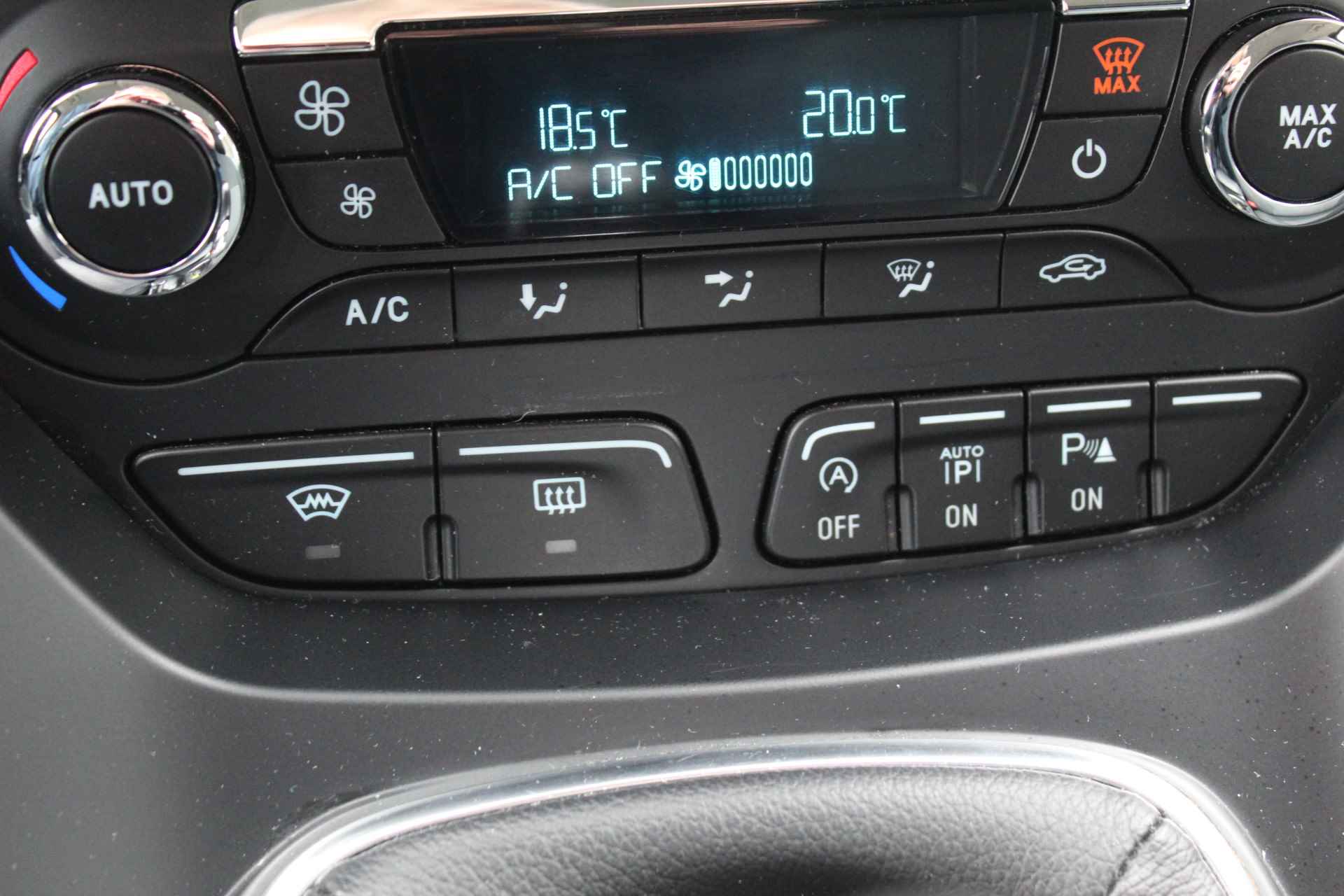 Ford C-MAX 1.0 Edition Plus , 125pk Navigatie , Camera , Trekhaak , Climate control Cruise Control , LM velgen , Parkeersensoren , Sony Audio - 23/47