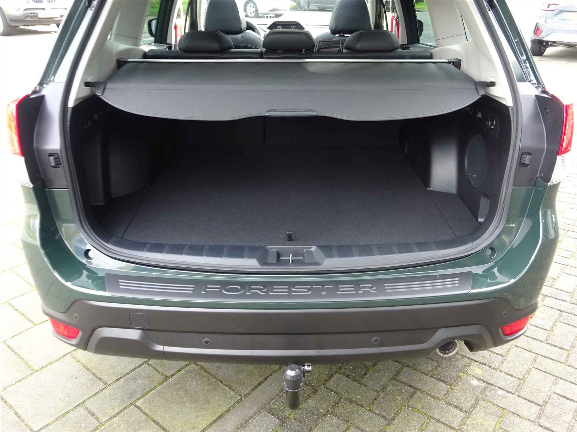 Subaru Forester 2.0i e-BOXER 150pk CVT Premium Black Edition | 20 inch | Rode gordels | Trekhaak | Leder | Pano | 8 jaar garantie - 12/58