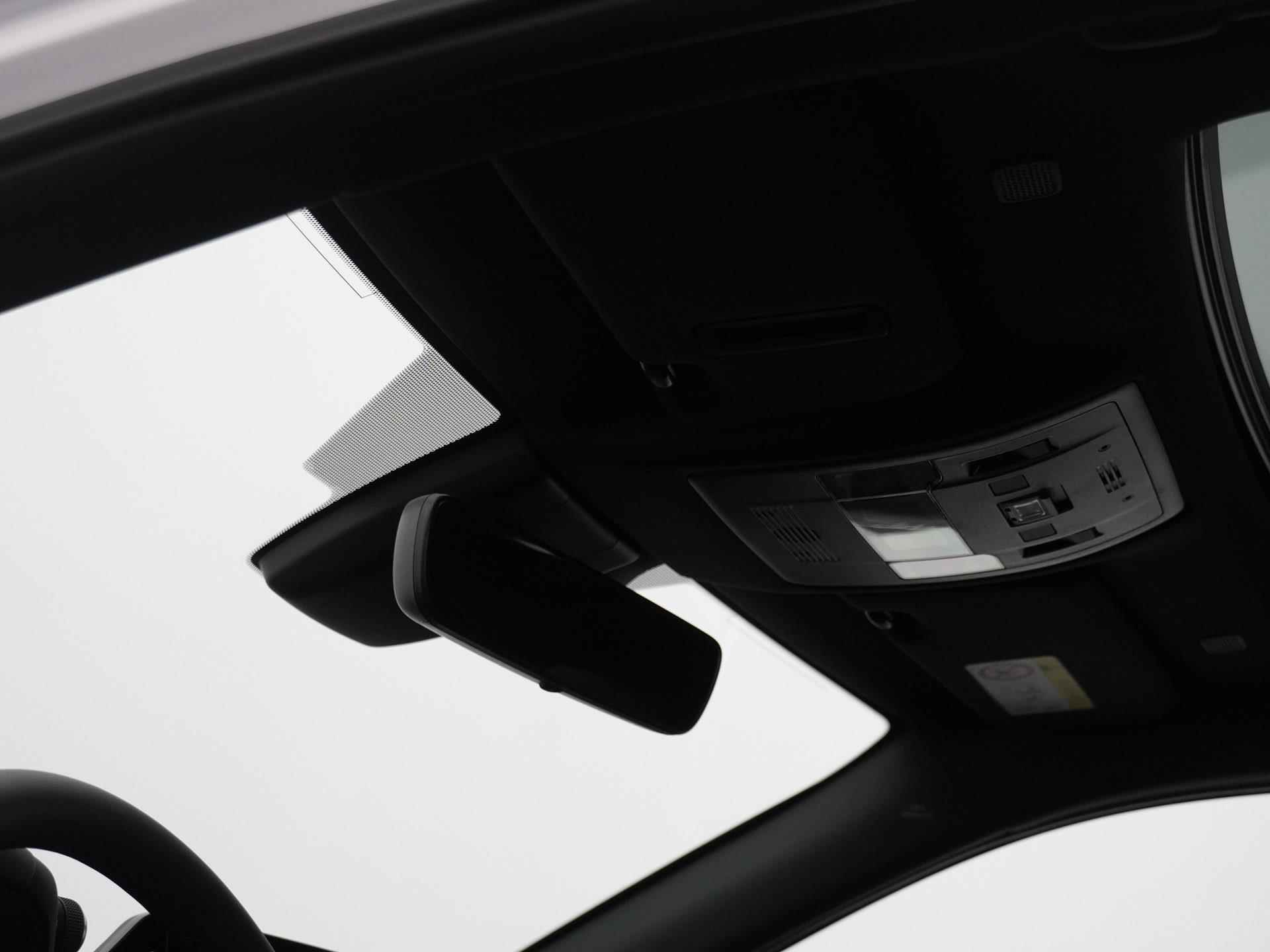 Lexus UX 250h F Sport Design | Schuif-/kanteldak | Nieuw | Overstap bonus - 28/30