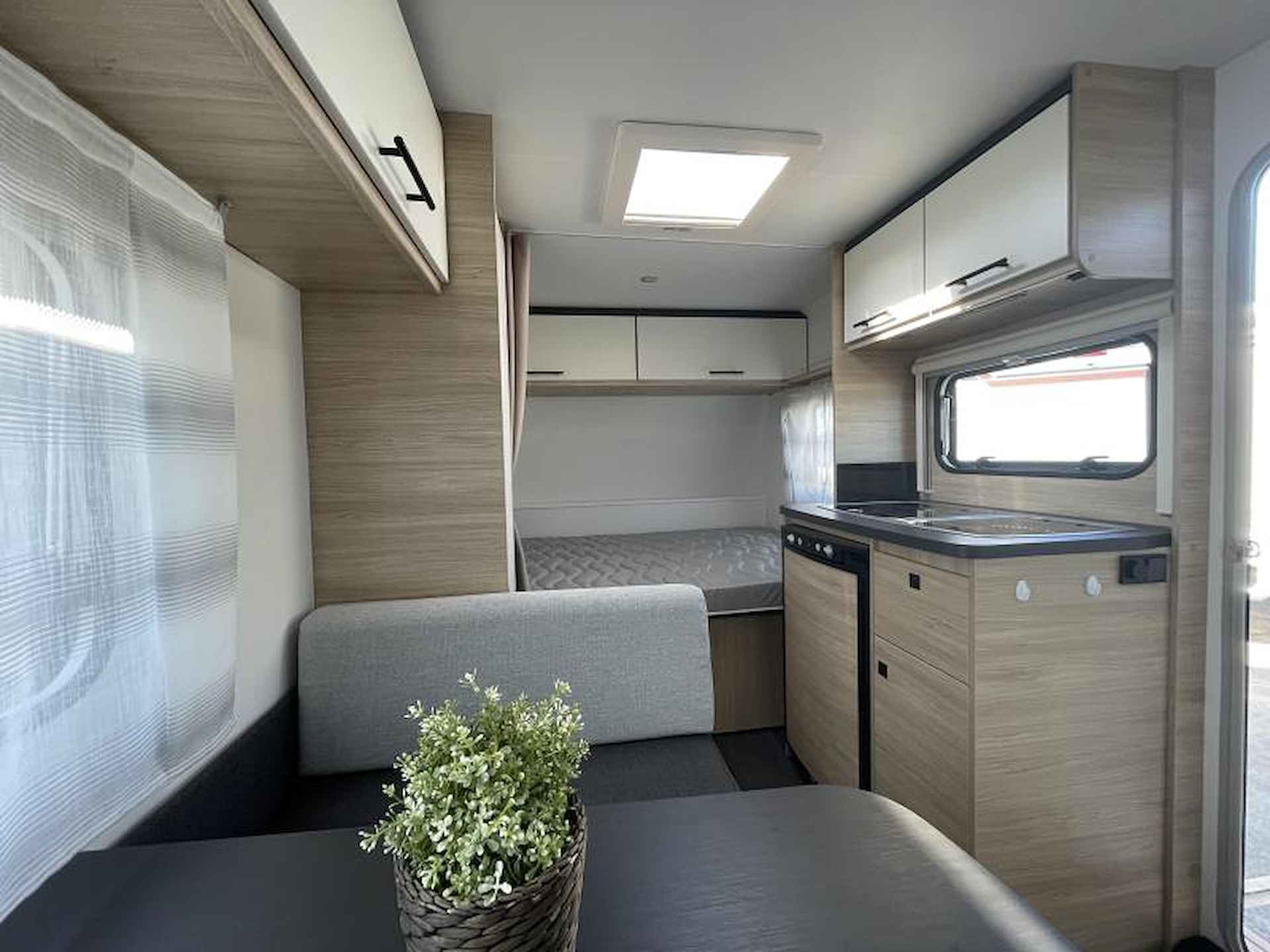 Caravelair Alba 390 Voortent | Licht Gewicht - 10/18