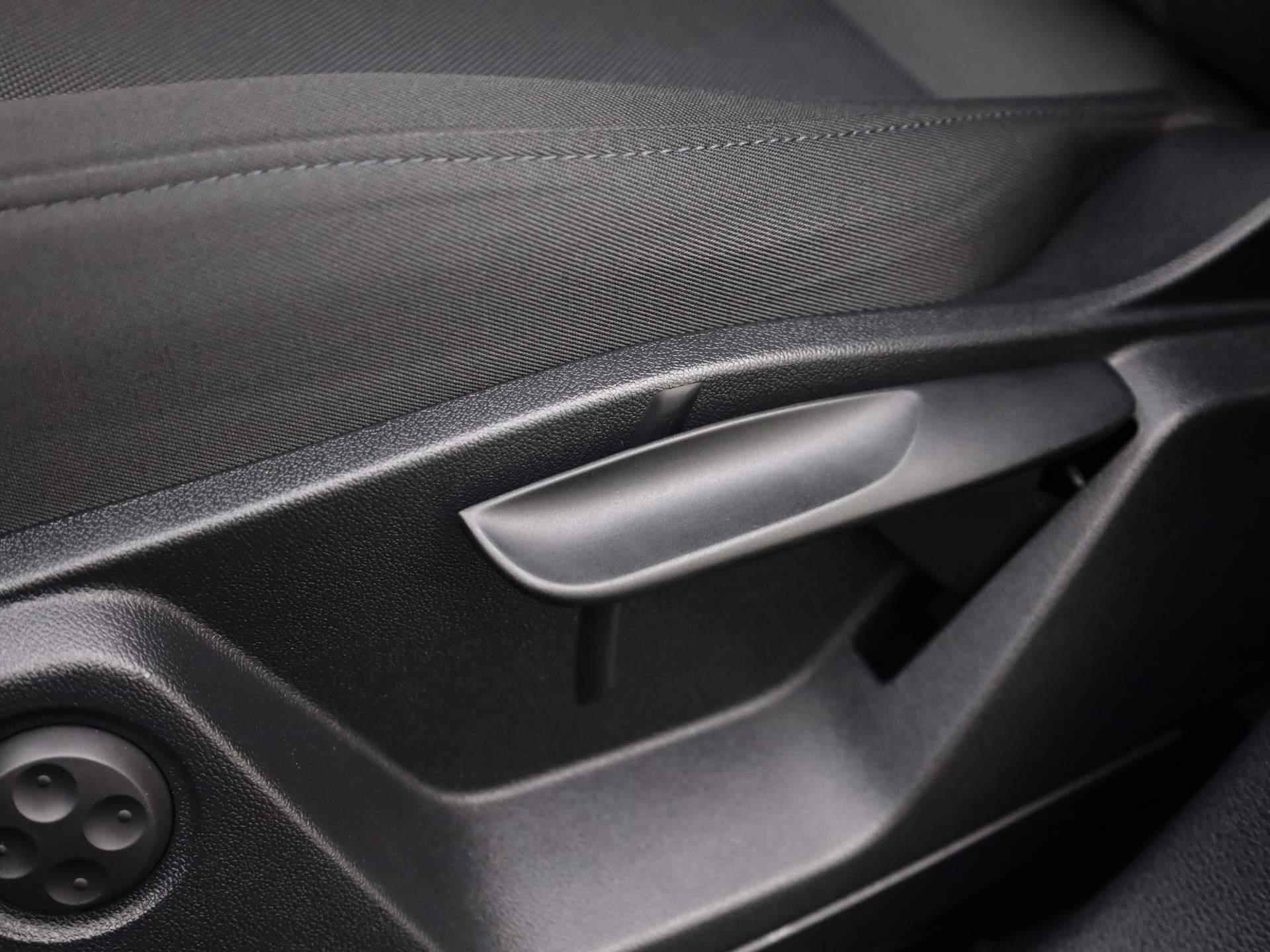Audi Q2 35 TFSI/150PK Advanced · Parkeersensoren + camera · Navigatie · Stoelverwarming - 17/40