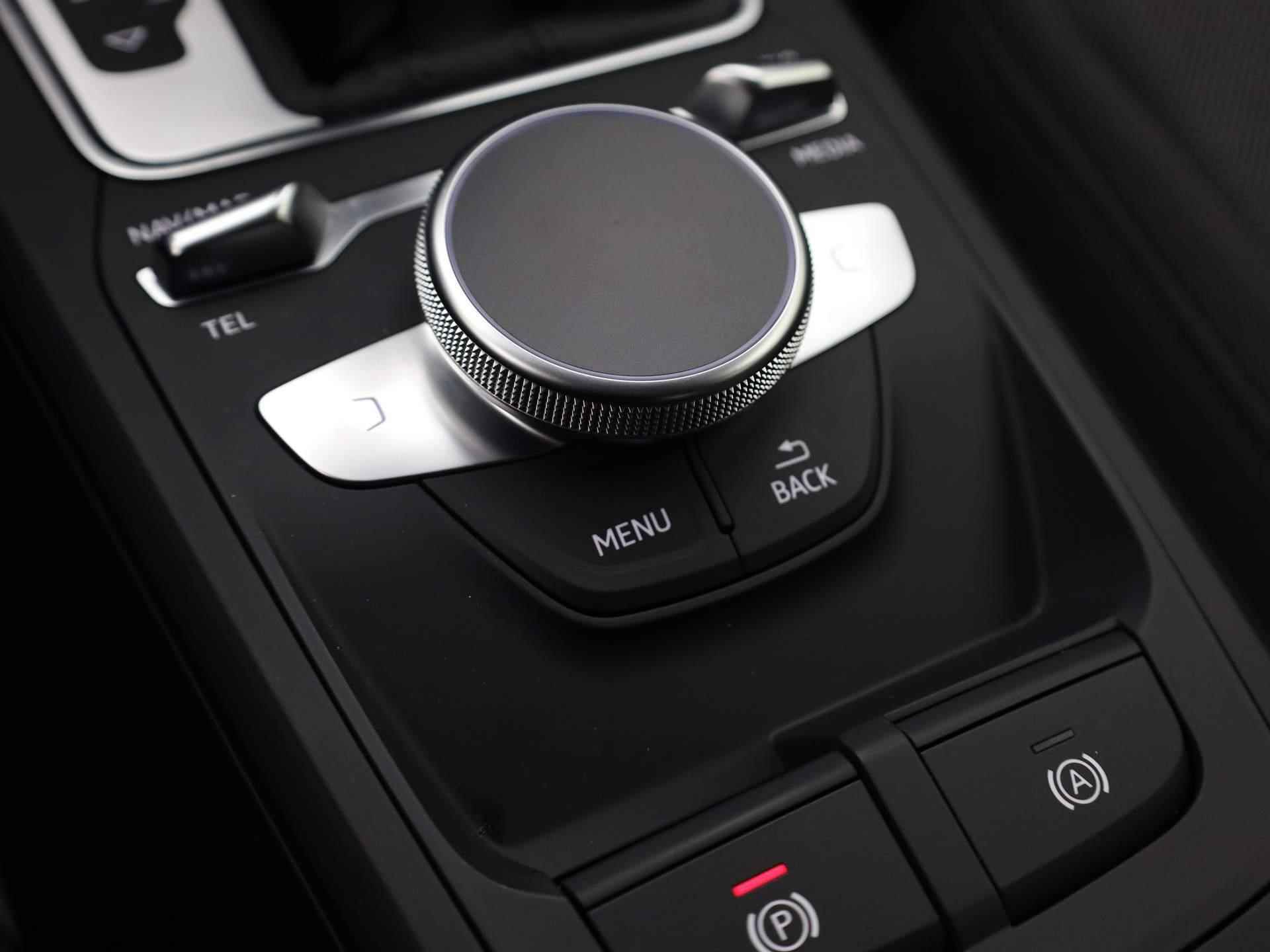 Audi Q2 35 TFSI/150PK Advanced · Parkeersensoren + camera · Navigatie · Stoelverwarming - 28/40