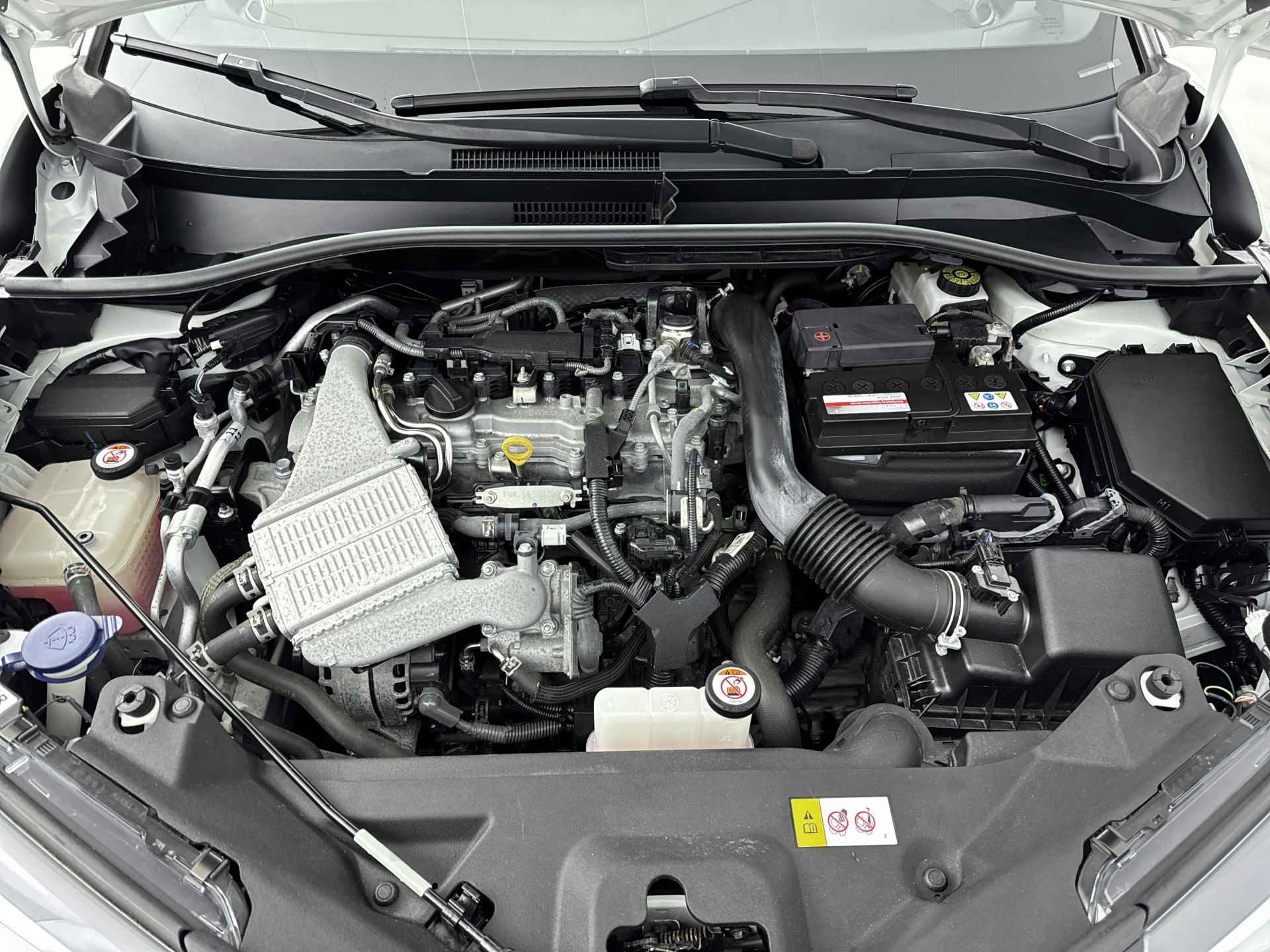 Toyota C-HR 1.2 Turbo 116 PK Executive | Trekhaak | Navigatie | Half-Leder Interieur | - 38/40