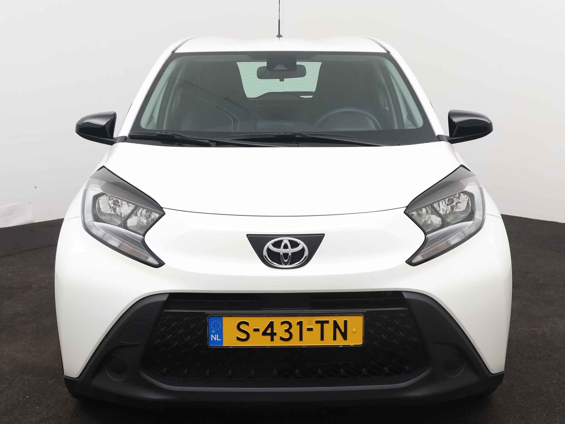 Toyota Aygo X 1.0 VVT-i MT play - 27/41