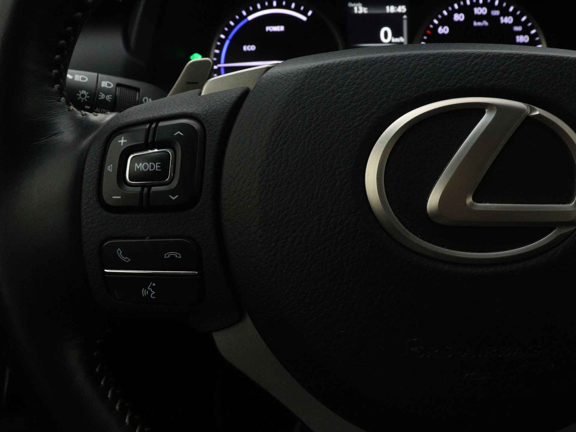 Lexus NX 300h AWD Sport Edition Limited | Navigatie | Camera | Parkeersensoren | LM velgen | Draadloze telefoonlader | - 22/43