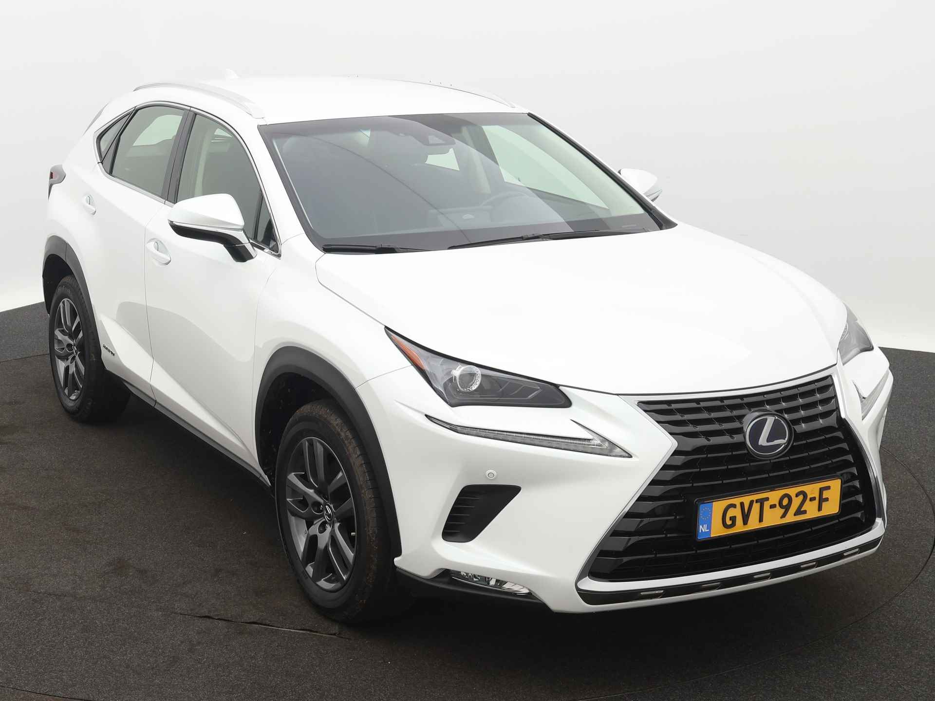 Lexus NX 300h AWD Sport Edition Limited | Navigatie | Camera | Parkeersensoren | LM velgen | Draadloze telefoonlader | - 29/43