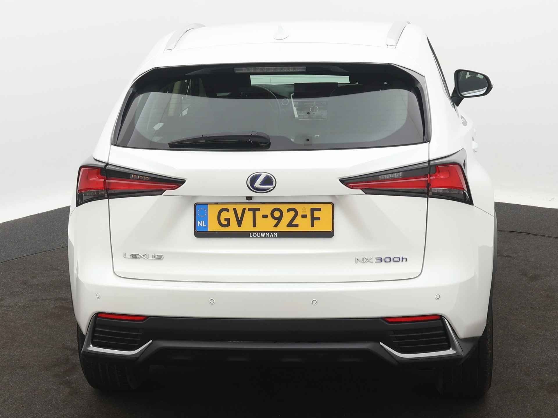 Lexus NX 300h AWD Sport Edition Limited | Navigatie | Camera | Parkeersensoren | LM velgen | Draadloze telefoonlader | - 30/43