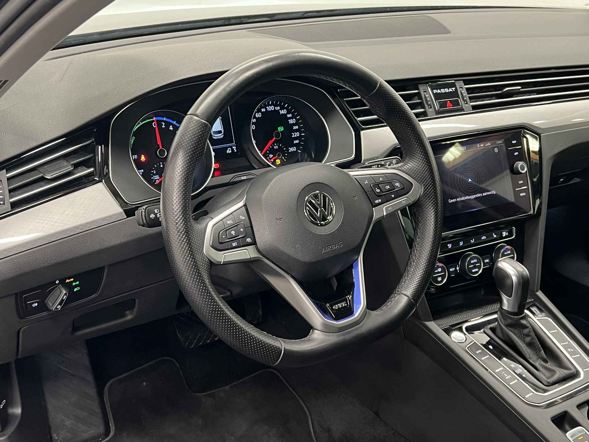 Volkswagen Passat 1.4 TSI PHEV GTE Business | NAVIGATIE | TREKHAAK | CRUISE CONTROL | PARKEERSENSOREN | - 2/44