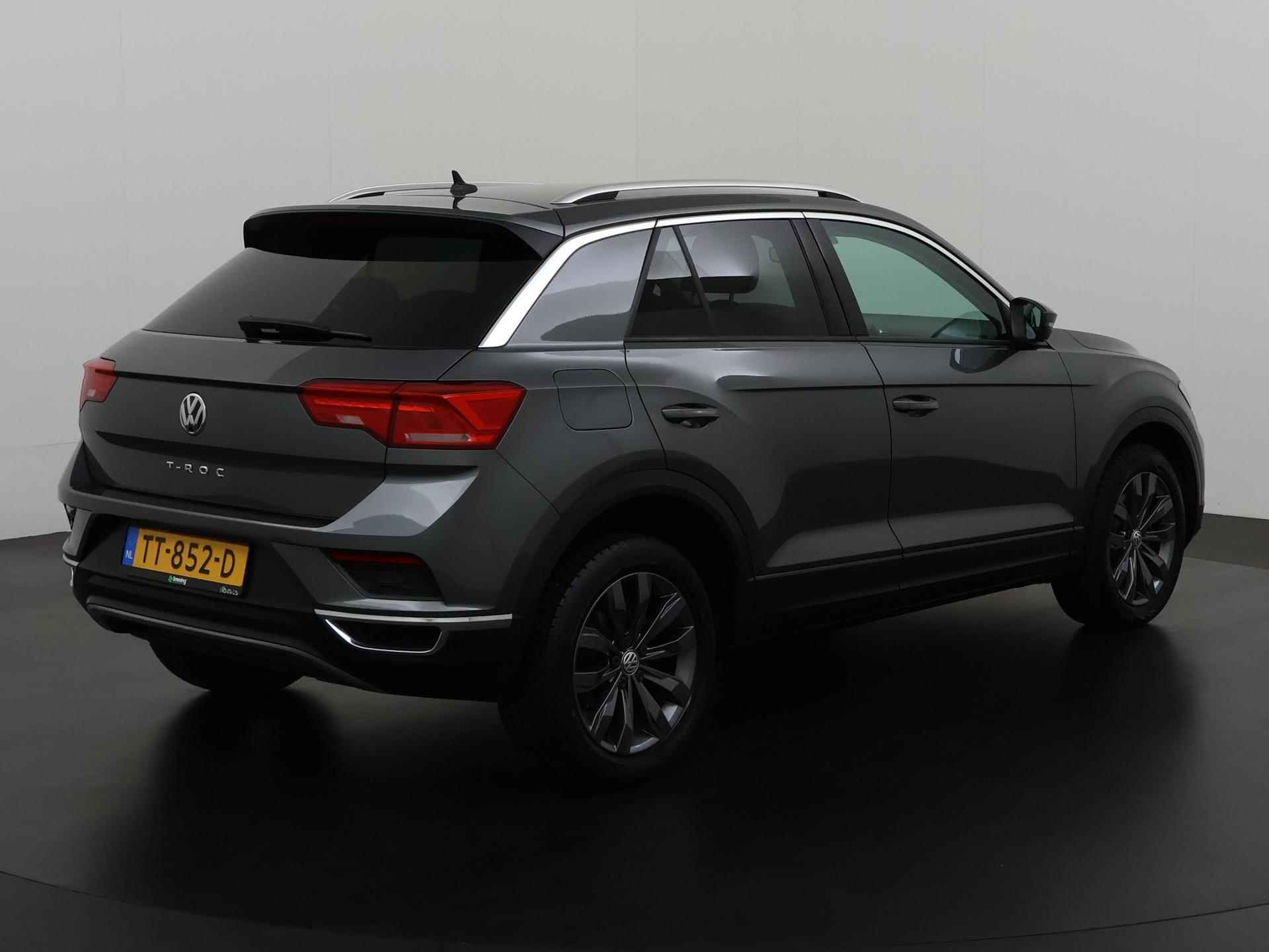 Volkswagen T-Roc 1.5 TSI Style | Navigatie | Adapt Cruise | Privacy glass | Zondag Open! - 4/34