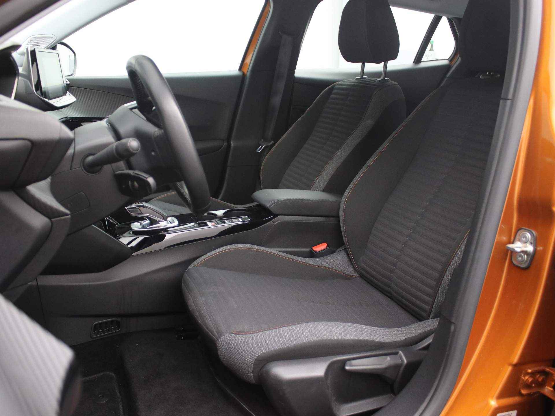 Peugeot 2008 EV Active Pack 50 kWh 136PK | Camera | Navigatie | 16" Lichtmetaal | Apple/Andorid Carplay | Clima | LED | Bluetooth - 11/36