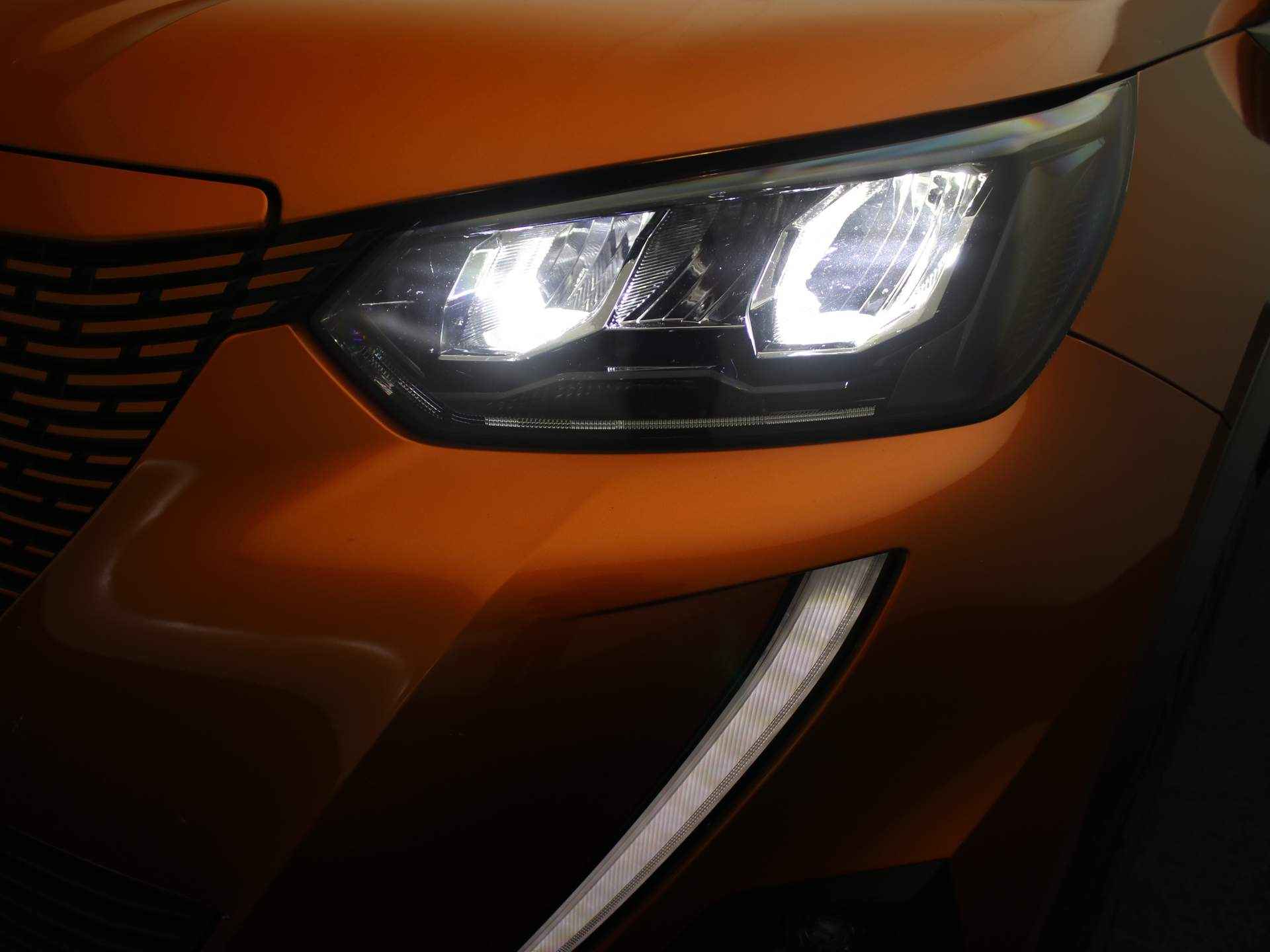 Peugeot 2008 EV Active Pack 50 kWh 136PK | Camera | Navigatie | 16" Lichtmetaal | Apple/Andorid Carplay | Clima | LED | Bluetooth - 13/36