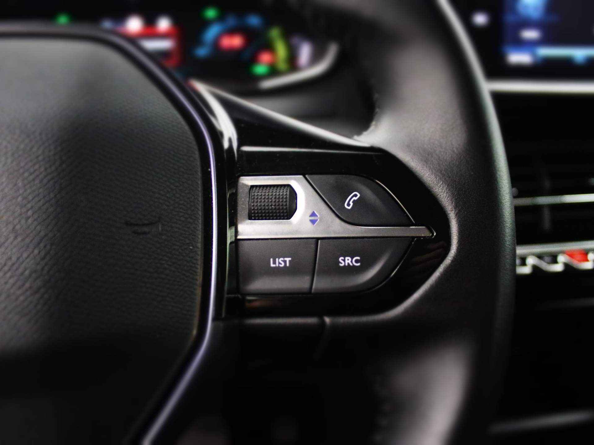 Peugeot 2008 EV Active Pack 50 kWh 136PK | Camera | Navigatie | 16" Lichtmetaal | Apple/Andorid Carplay | Clima | LED | Bluetooth - 19/36
