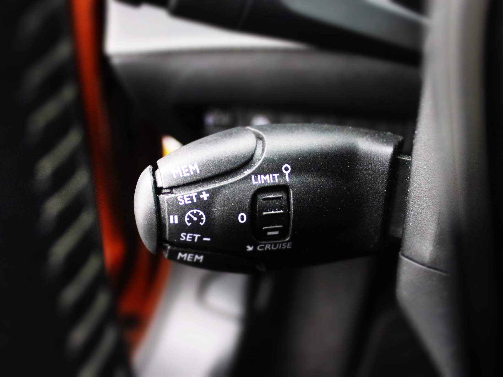 Peugeot 2008 EV Active Pack 50 kWh 136PK | Camera | Navigatie | 16" Lichtmetaal | Apple/Andorid Carplay | Clima | LED | Bluetooth - 20/36